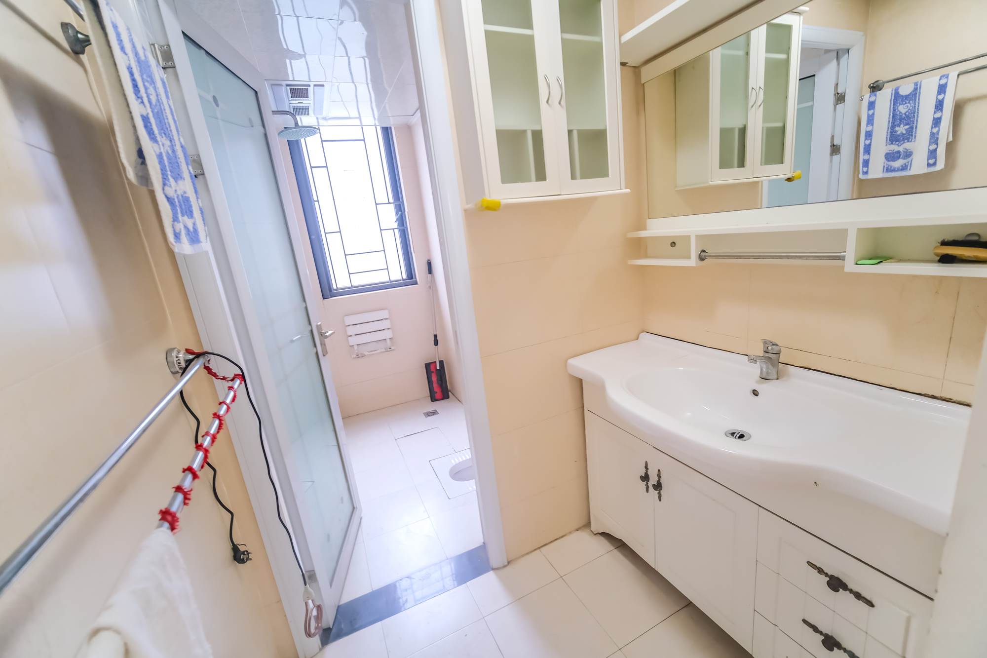 三一街区 4室2厅2卫 129.45万 三一街区 4室2厅2卫 129.45万卫生间