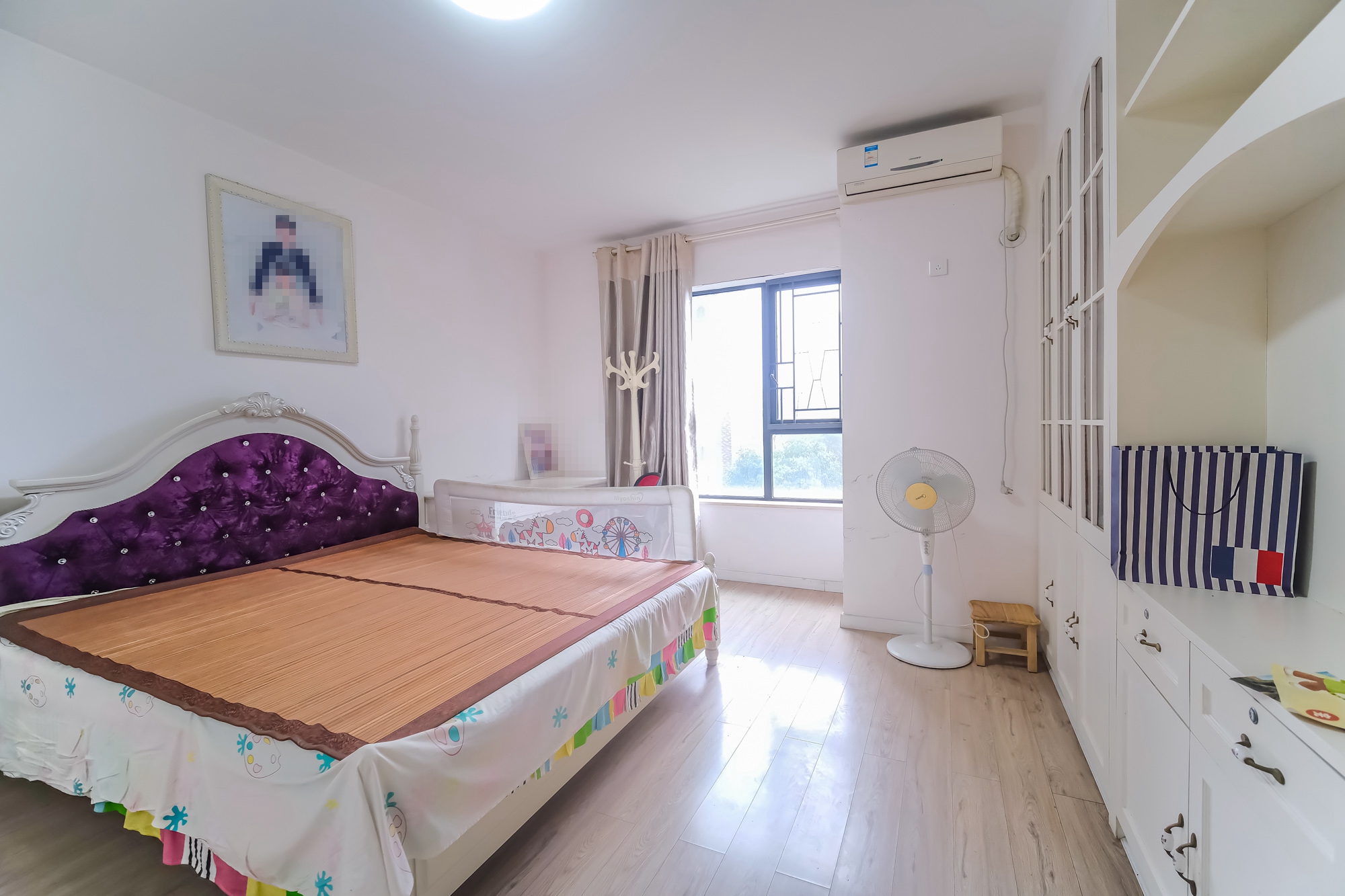 三一街区 4室2厅2卫 129.45万 三一街区 4室2厅2卫 129.45万卧室