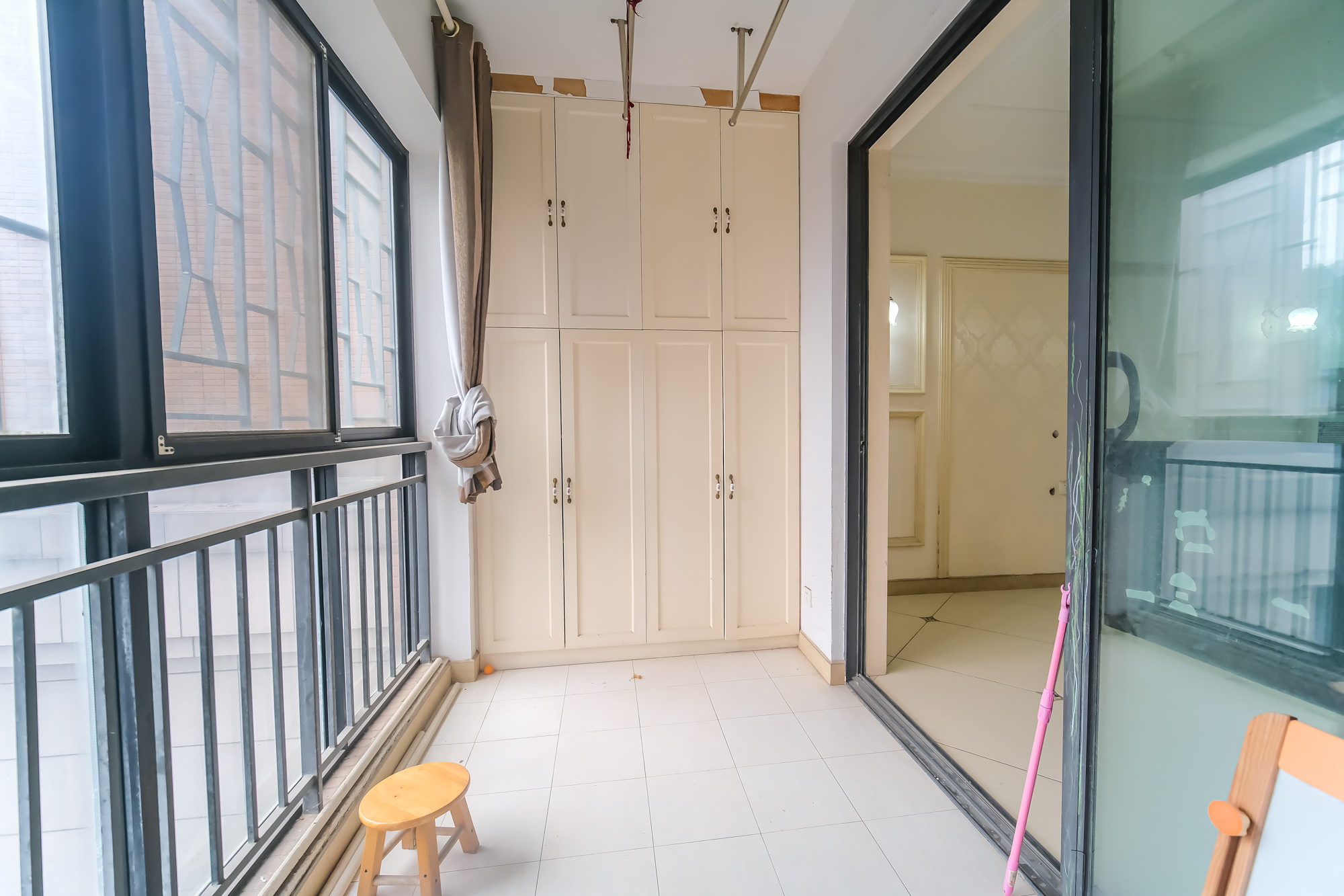 三一街区 4室2厅2卫 129.45万 三一街区 4室2厅2卫 129.45万阳台