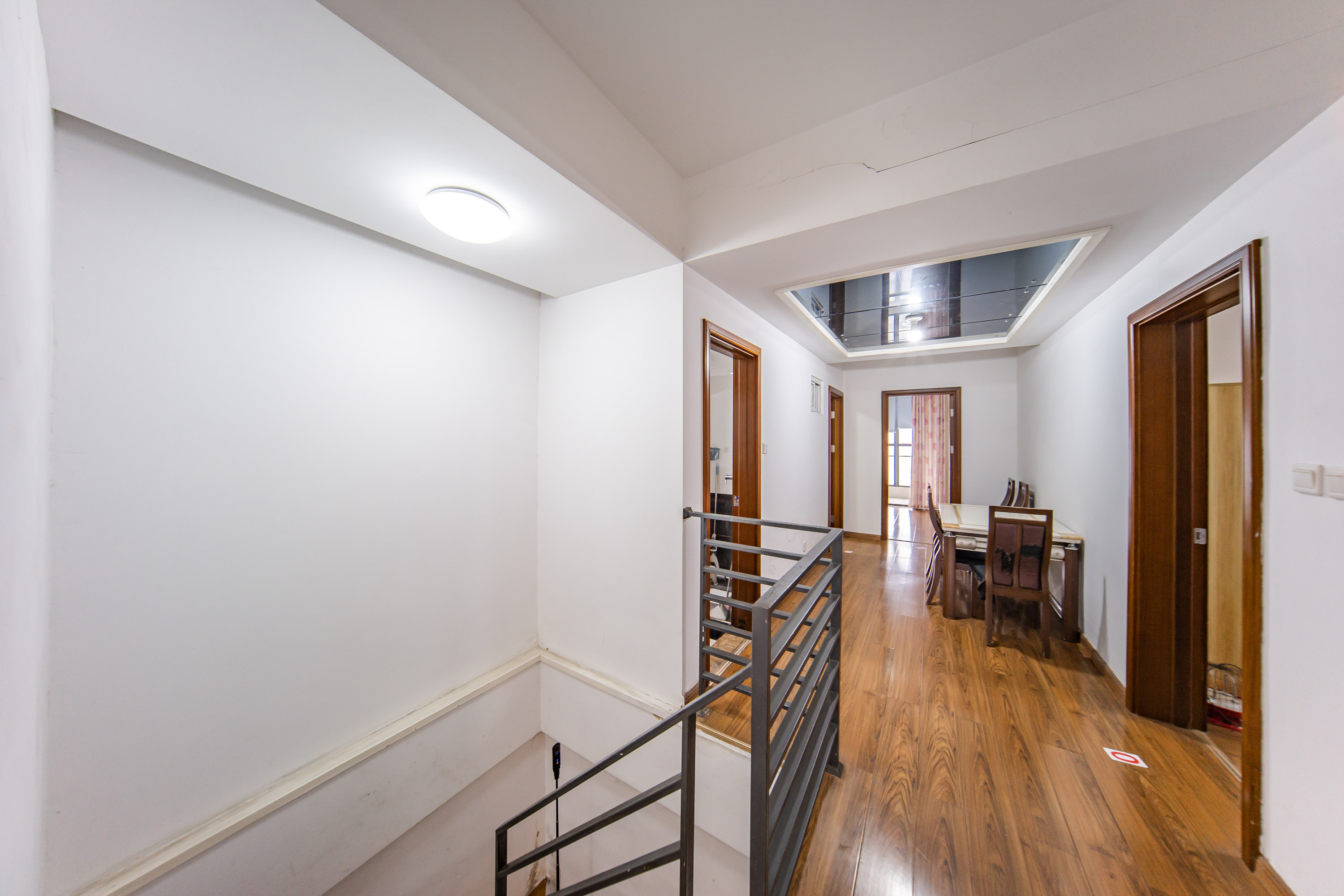 阳光100三期  4室2厅1卫    74.0万其他