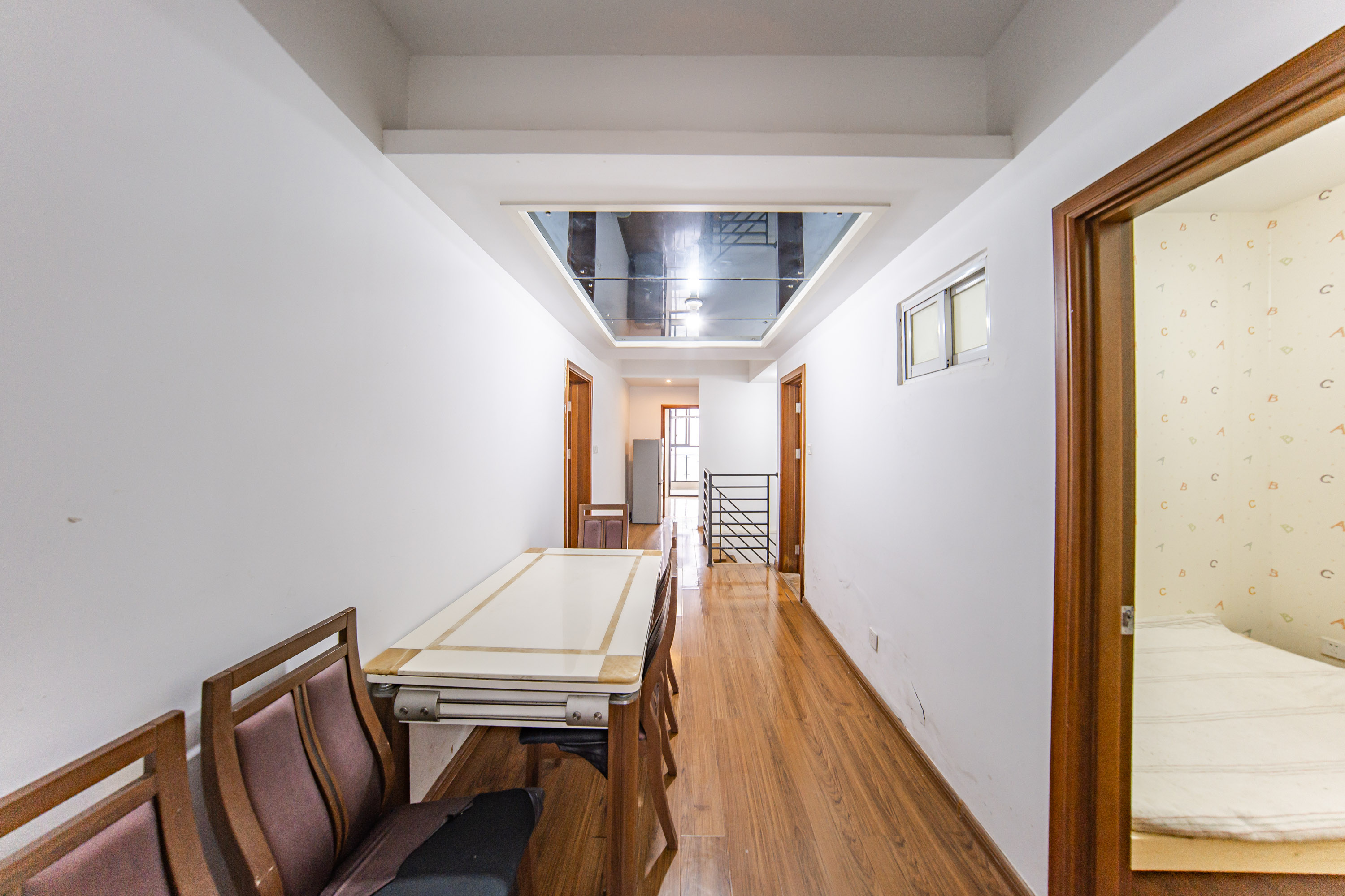 阳光100三期  4室2厅1卫    74.0万其他