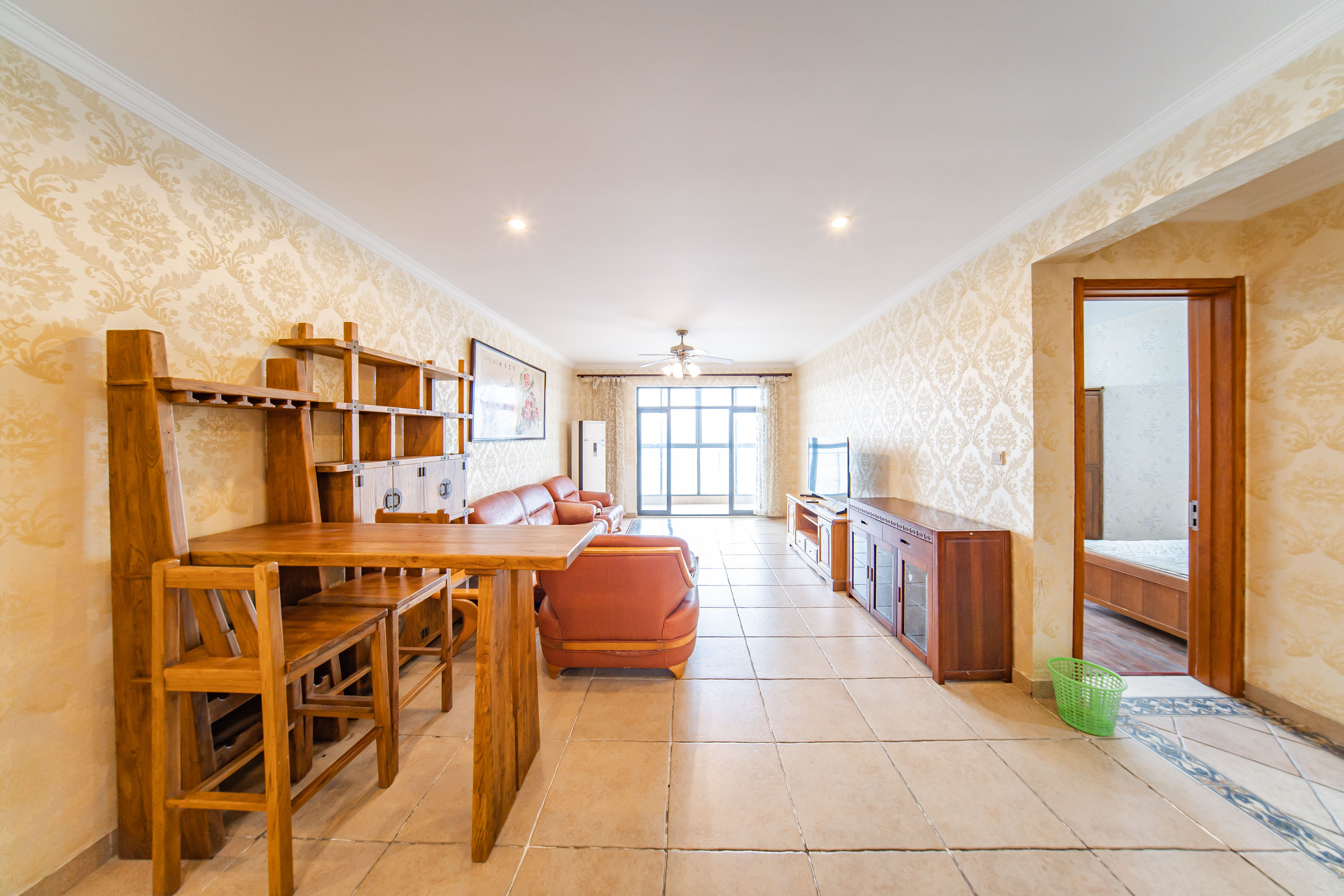 阳光100三期 3室2厅1卫 118.0万 阳光100三期 3室2厅1卫 118.0万客厅