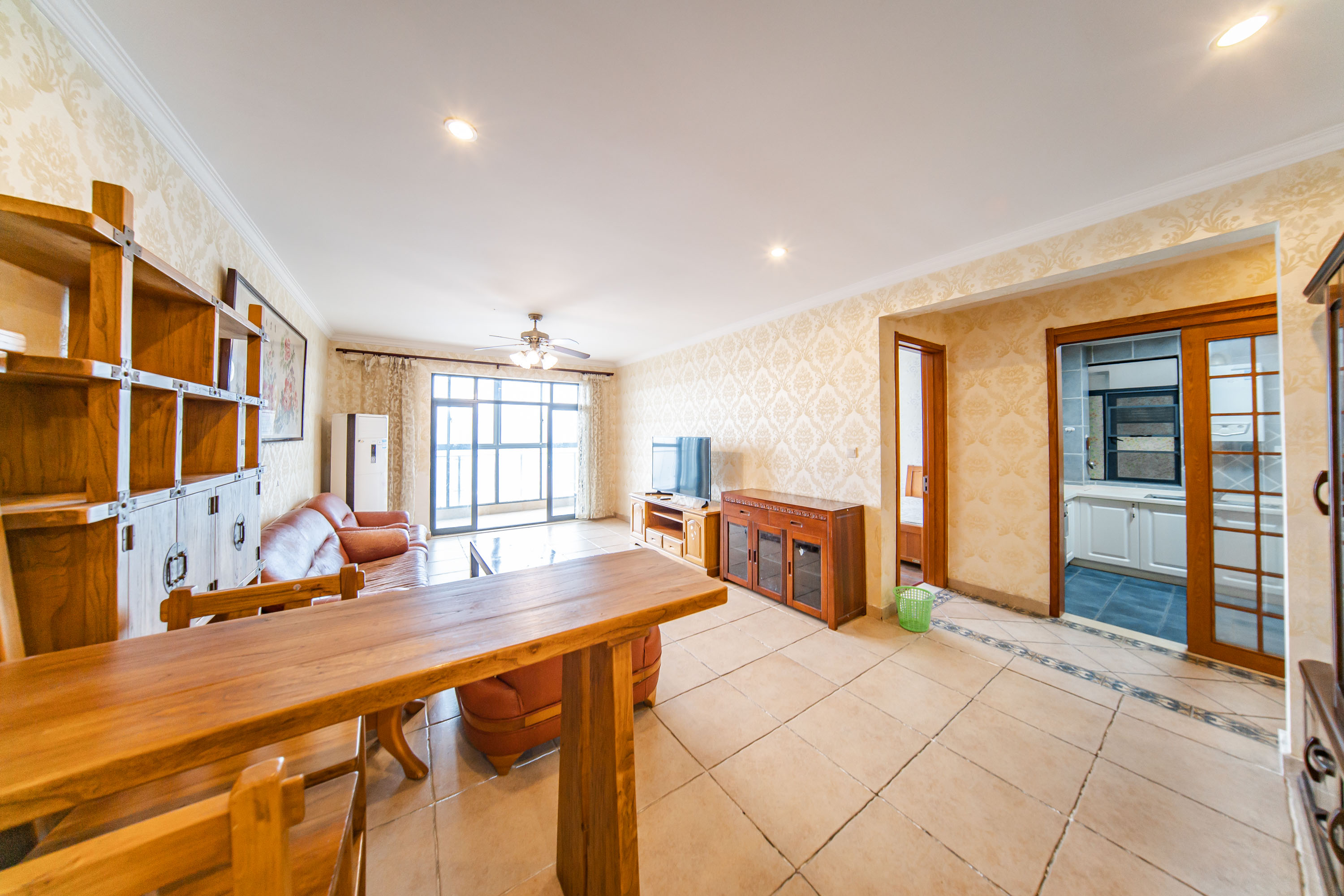 阳光100三期 3室2厅1卫 118.0万 阳光100三期 3室2厅1卫 118.0万客厅