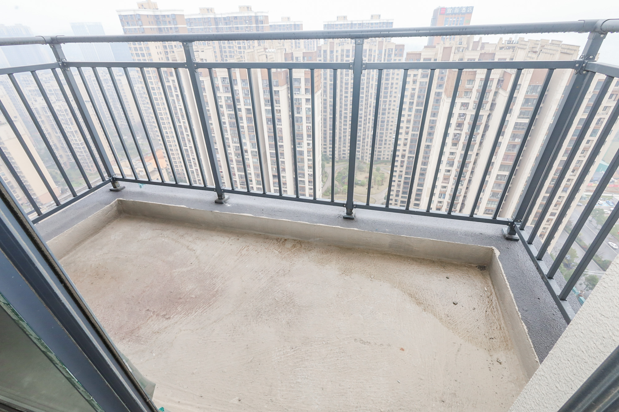 华杰天骄(滨江福源里) 4室2厅1卫 190.0万 华杰天骄(滨江福源里) 4室2厅1卫 190.0万阳台