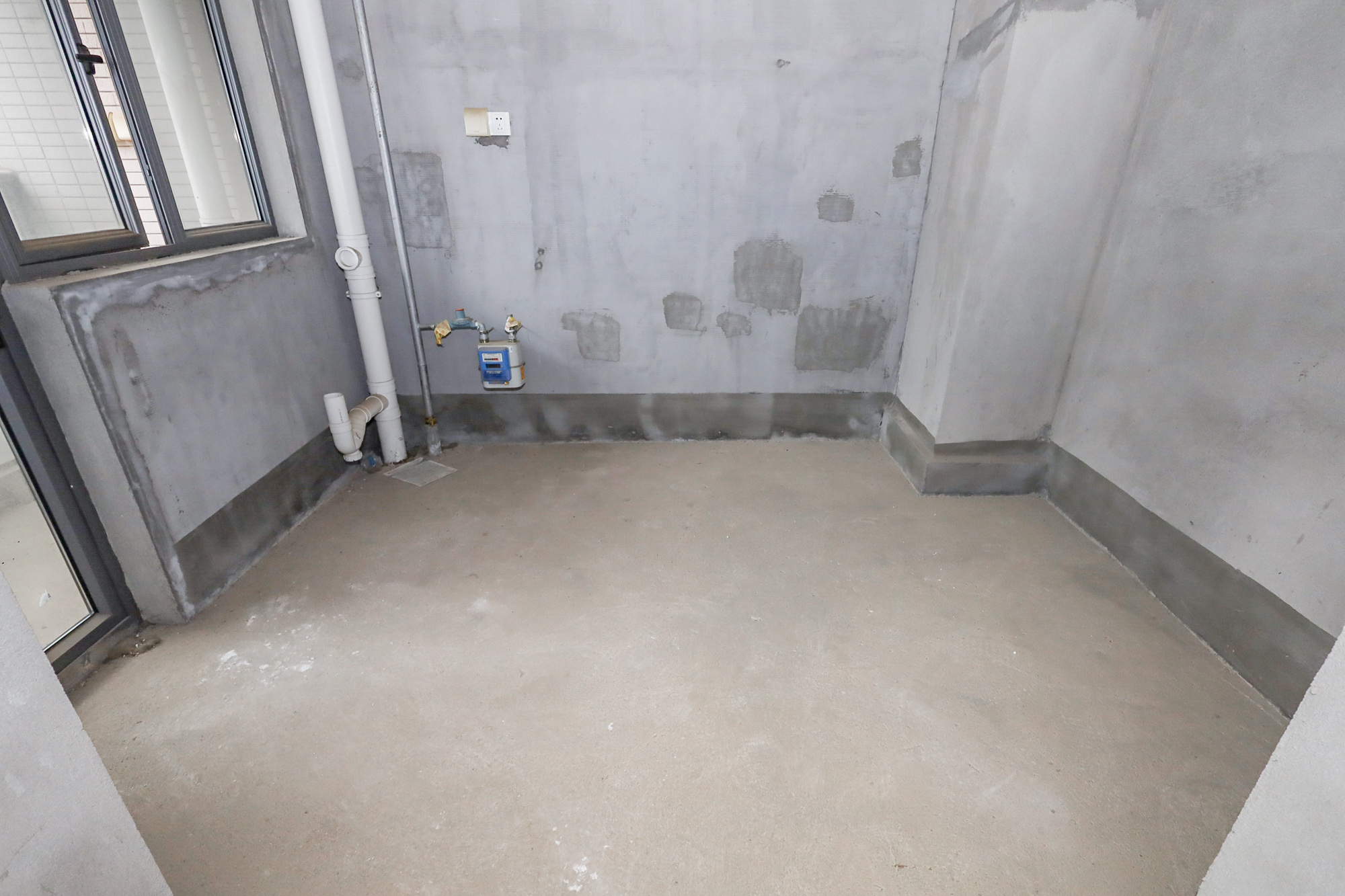 八方小区B区  4室2厅2卫   592.00万厨房