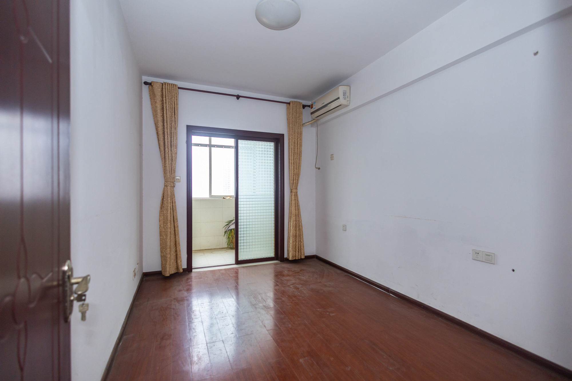 筑梦园 4室2厅2卫 92.0万 筑梦园 4室2厅2卫 92.0万卧室