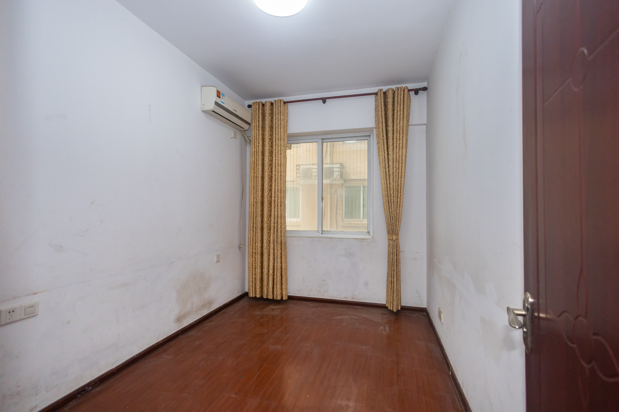 筑梦园 4室2厅2卫 92.0万 筑梦园 4室2厅2卫 92.0万卧室