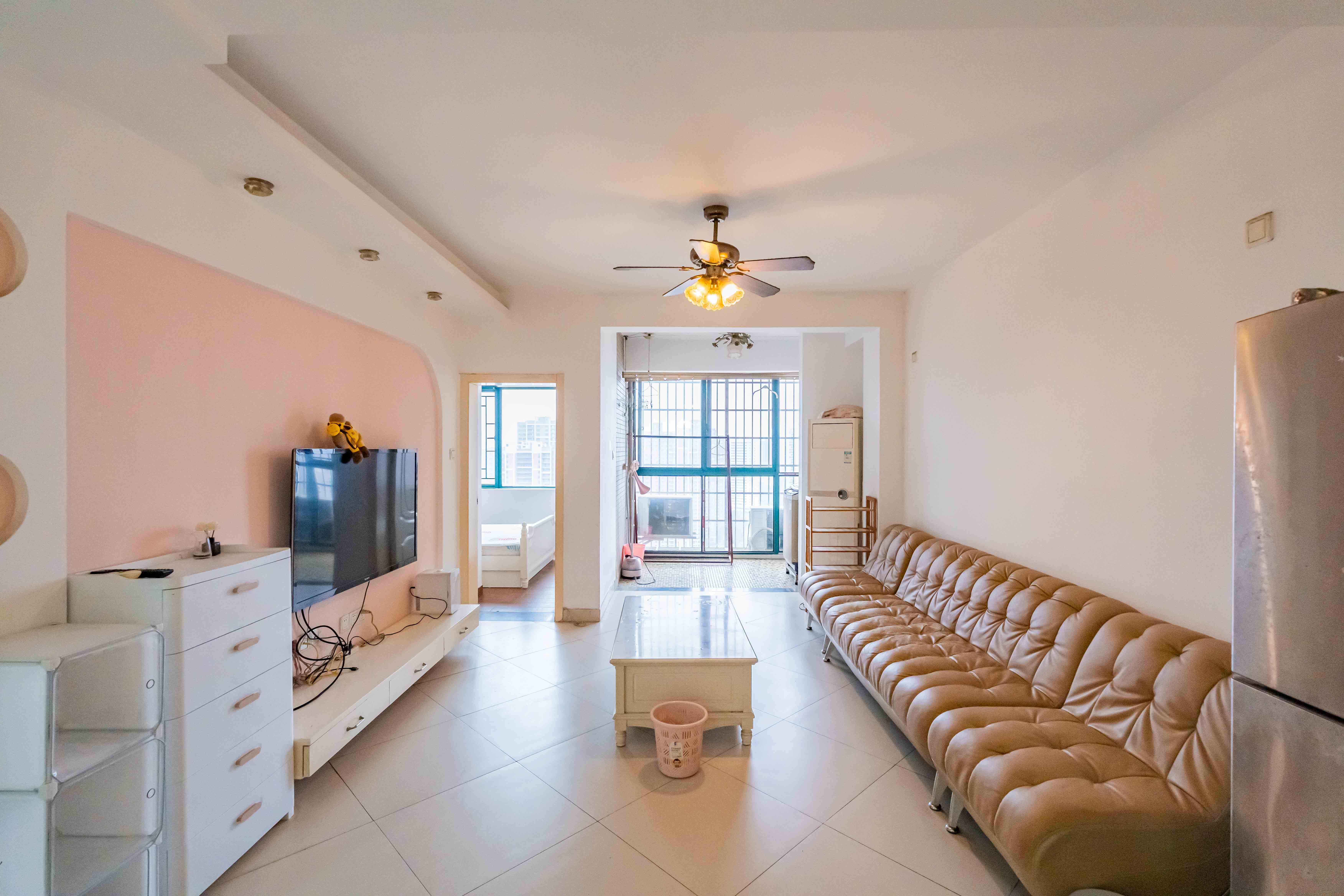 绿洲花园  2室2厅2卫    85.0万 绿洲花园  2室2厅2卫    85.0万客厅