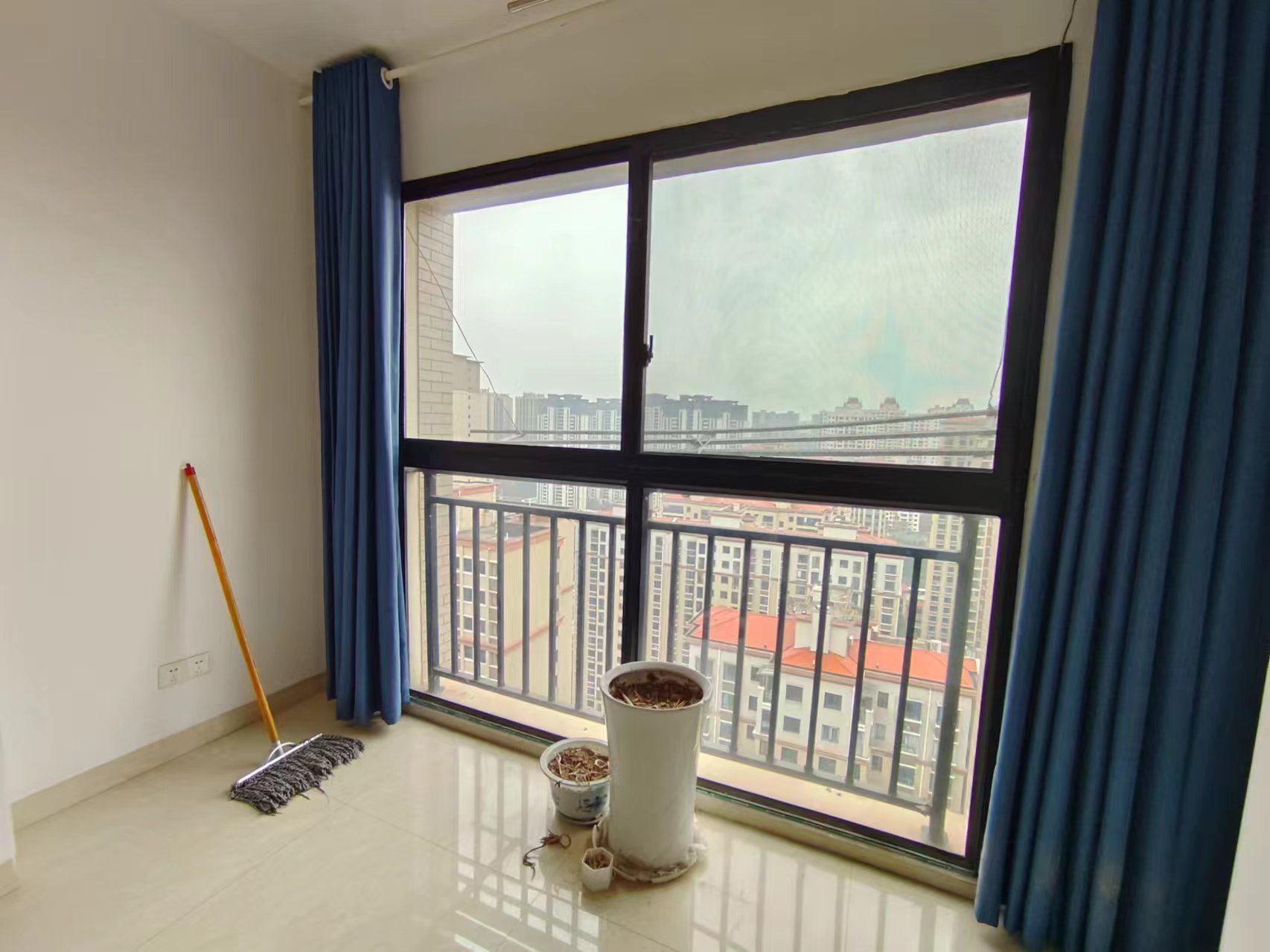 龙腾国际 2室2厅1卫 39.8万 龙腾国际 2室2厅1卫 39.8万室内图