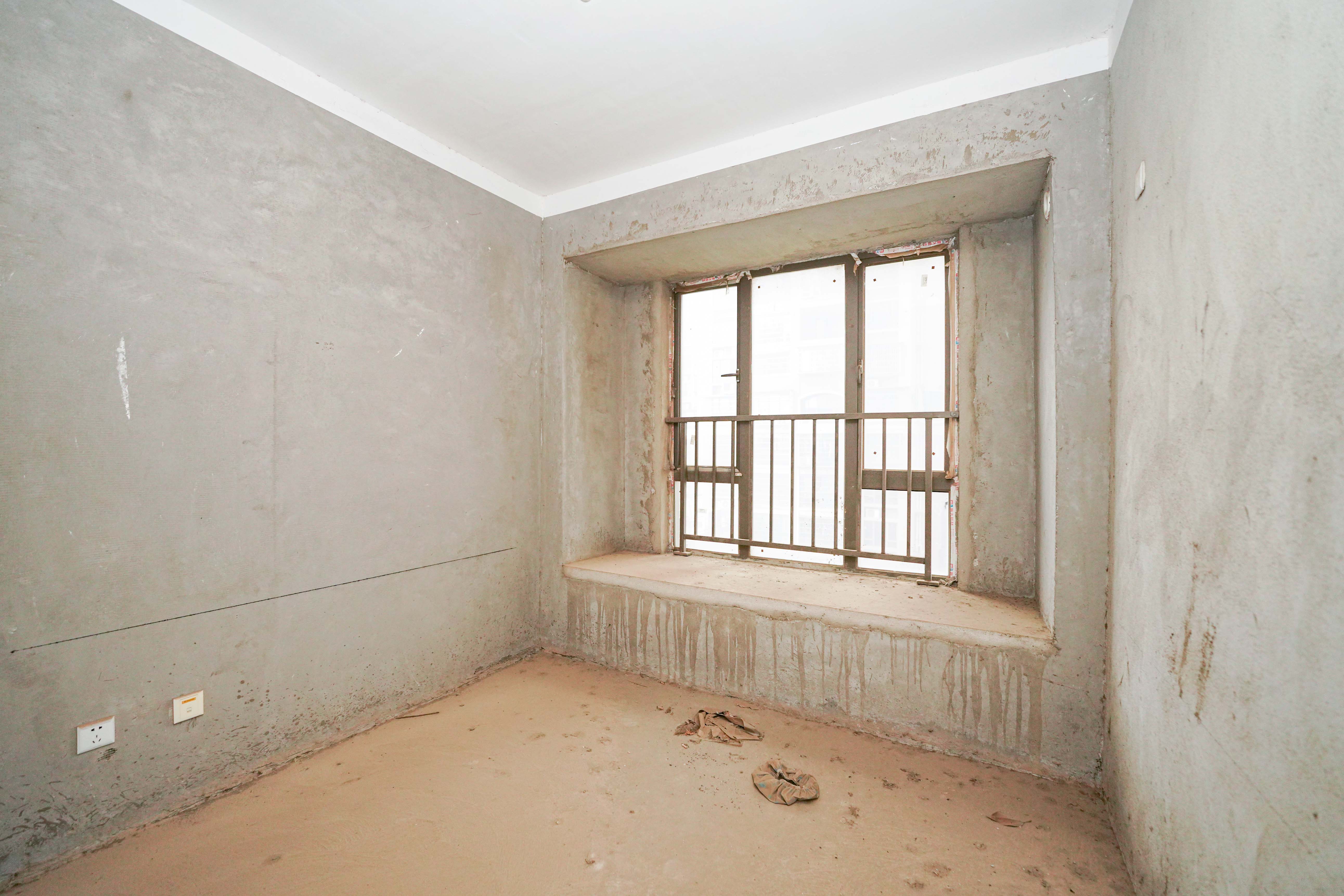 幸福庄园 4室2厅2卫 64.0万 幸福庄园 4室2厅2卫 64.0万卧室