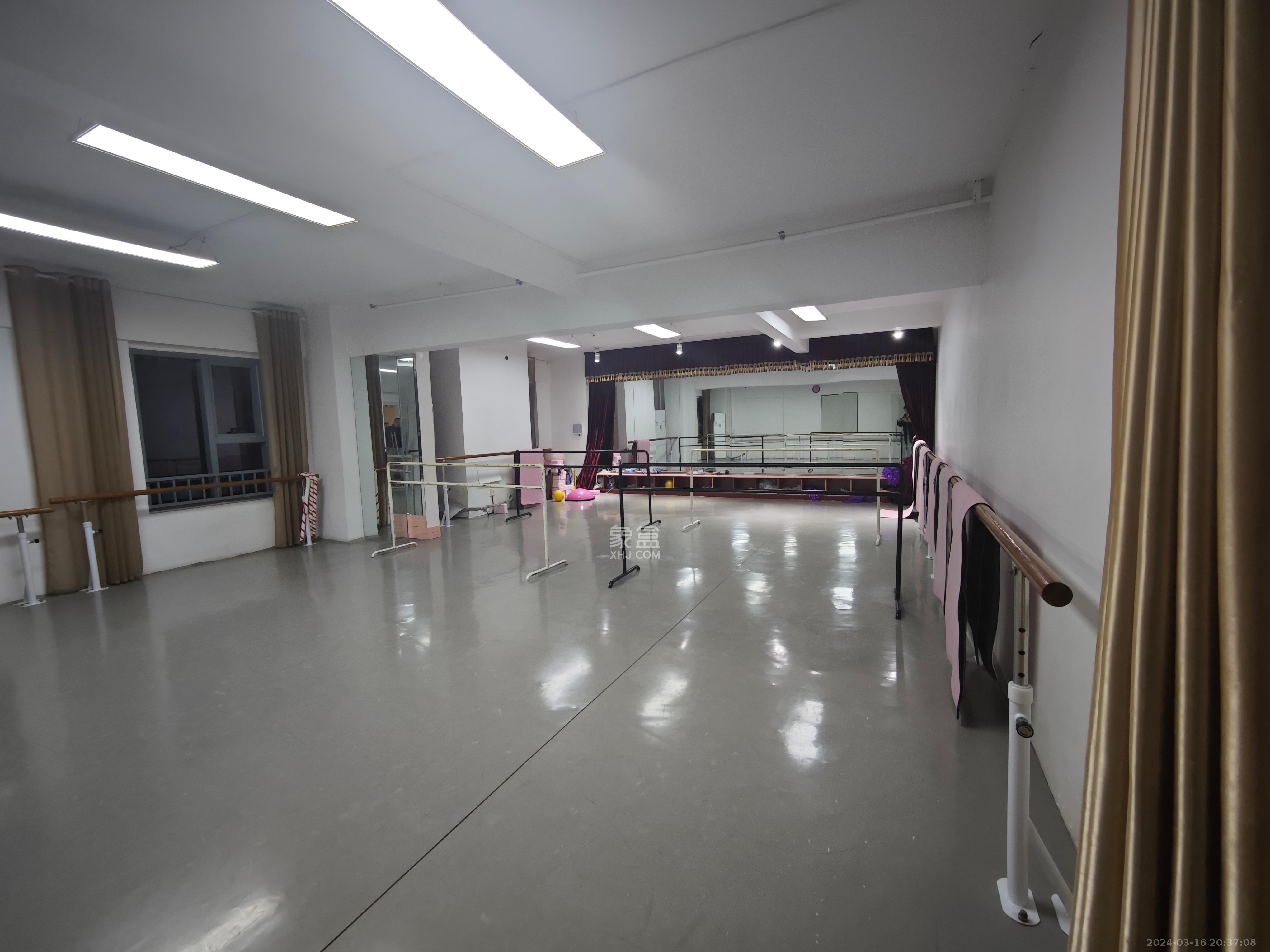 东怡外国（南湖一号)  1室1厅1卫   6800.00元/月室内图
