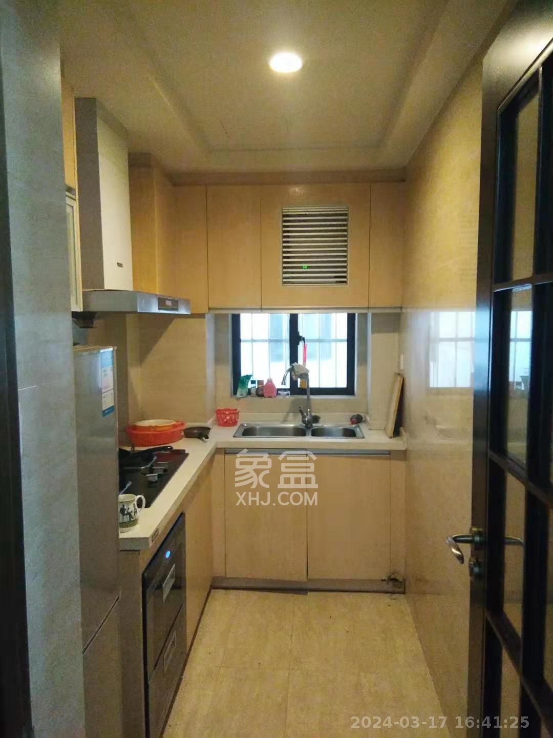 绿地中央广场  3室2厅2卫   3100.00元/月室内图1
