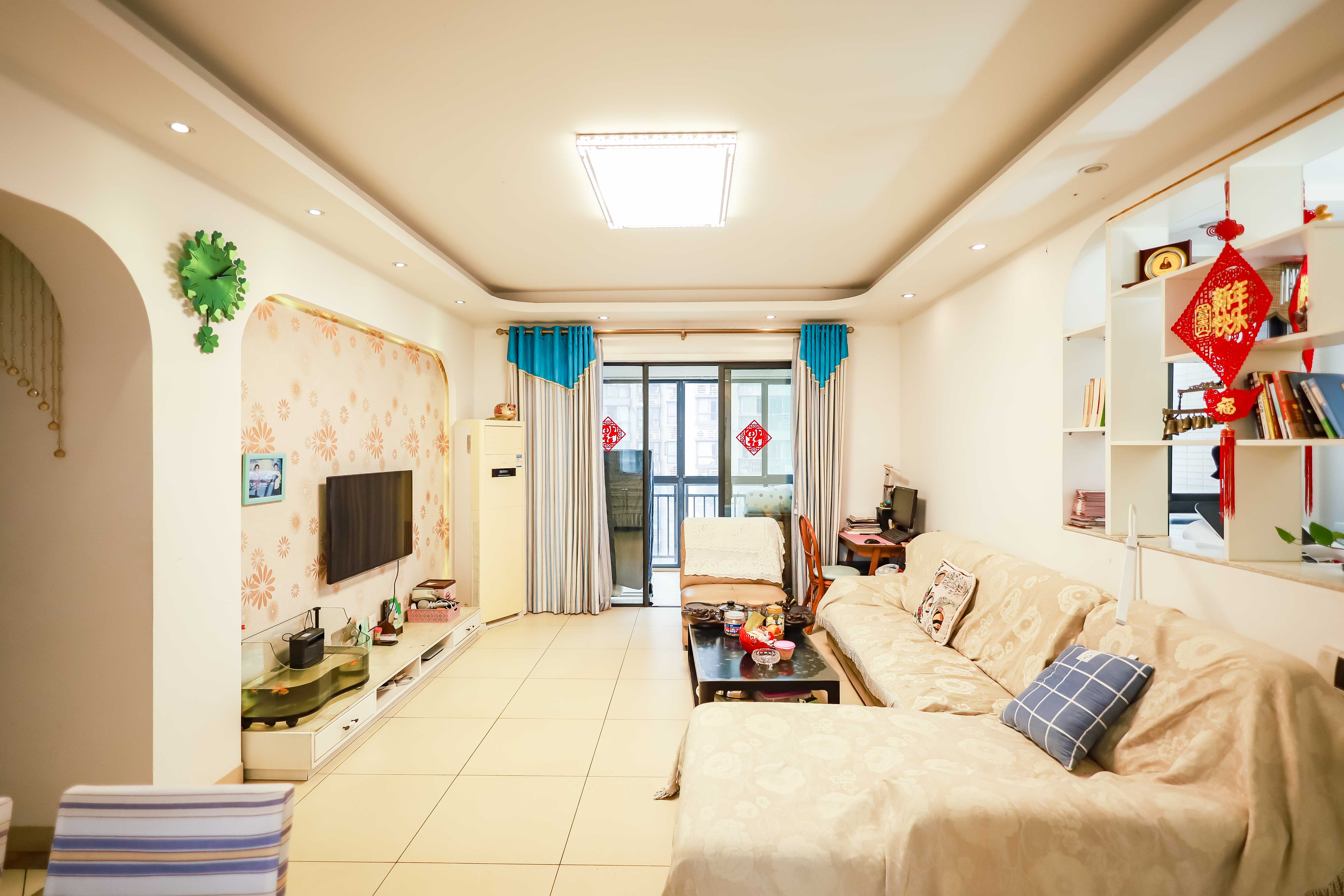 莱茵城 3室2厅1卫 89.0万 莱茵城 3室2厅1卫 89.0万客厅