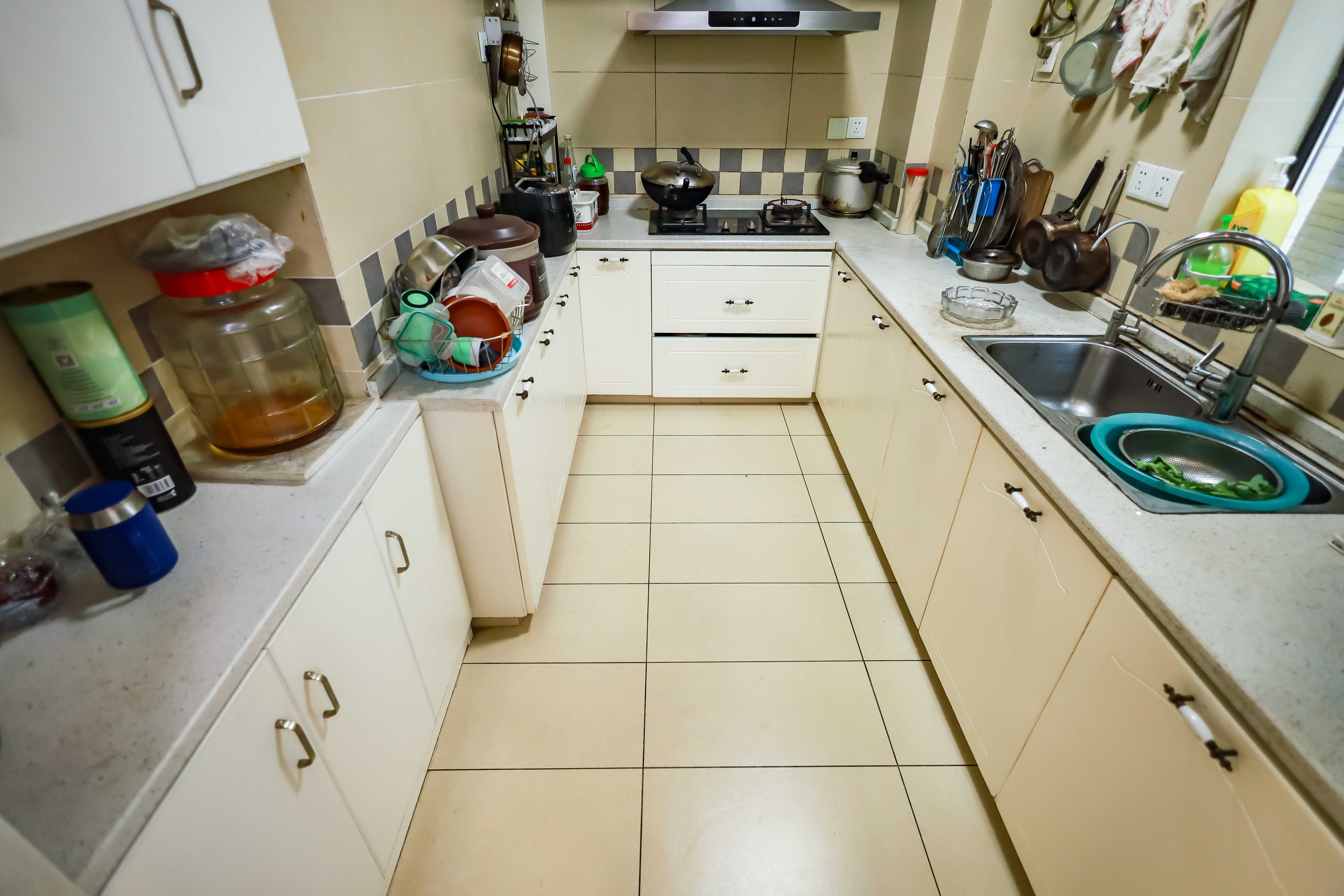 莱茵城 3室2厅1卫 89.0万 莱茵城 3室2厅1卫 89.0万厨房