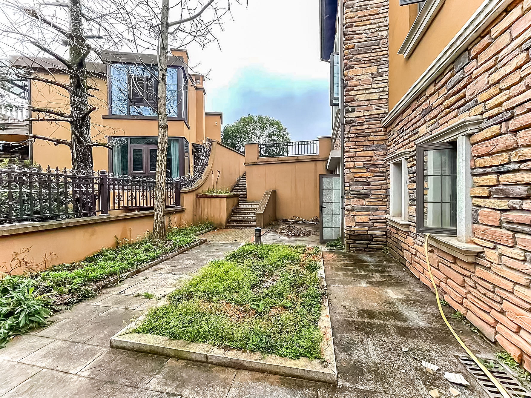 好望谷 5室2厅3卫 900.0万 好望谷 5室2厅3卫 900.0万其他