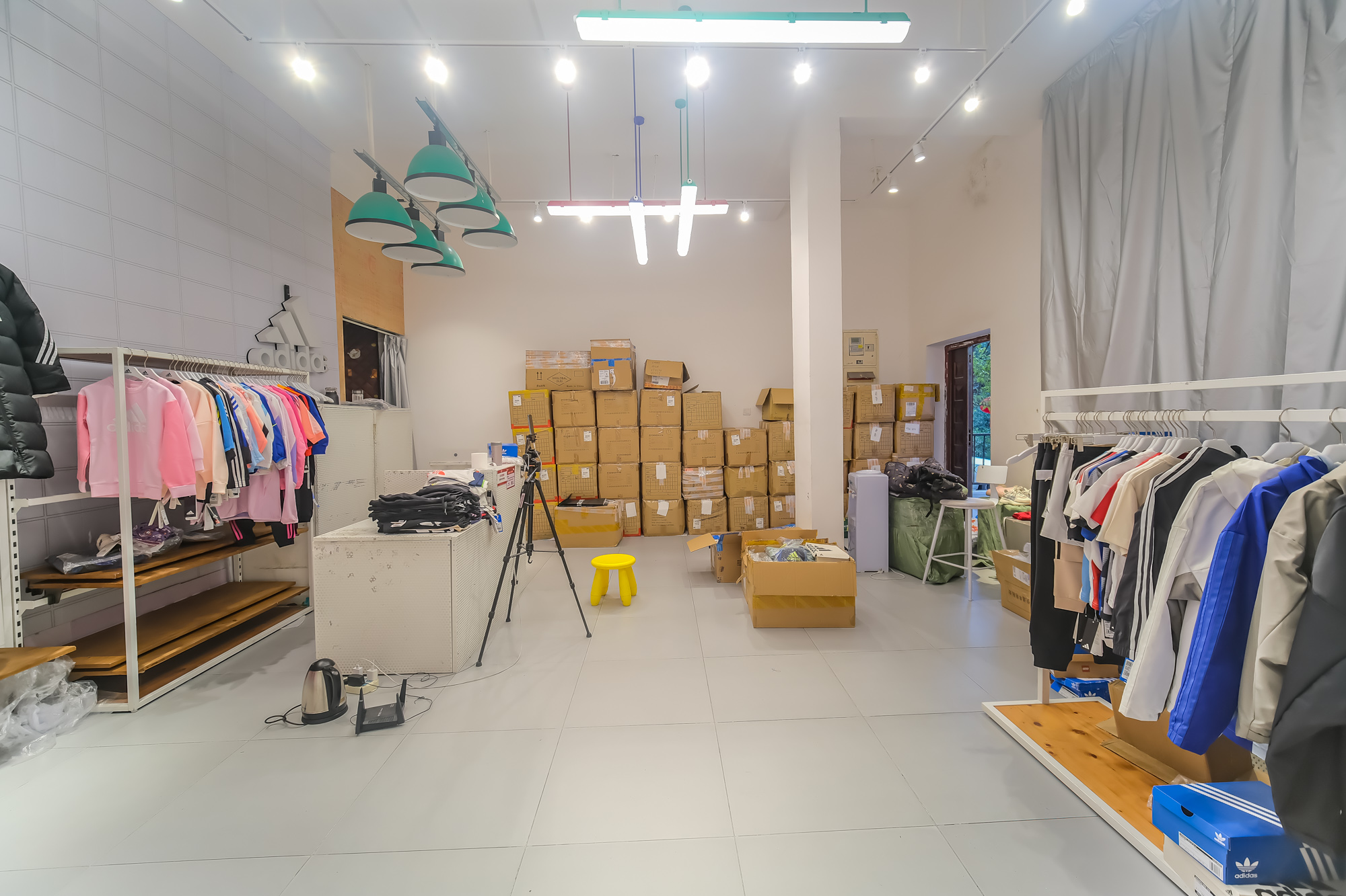 湘龙家园  6室2厅3卫    460.0万 湘龙家园  6室2厅3卫    460.0万客厅