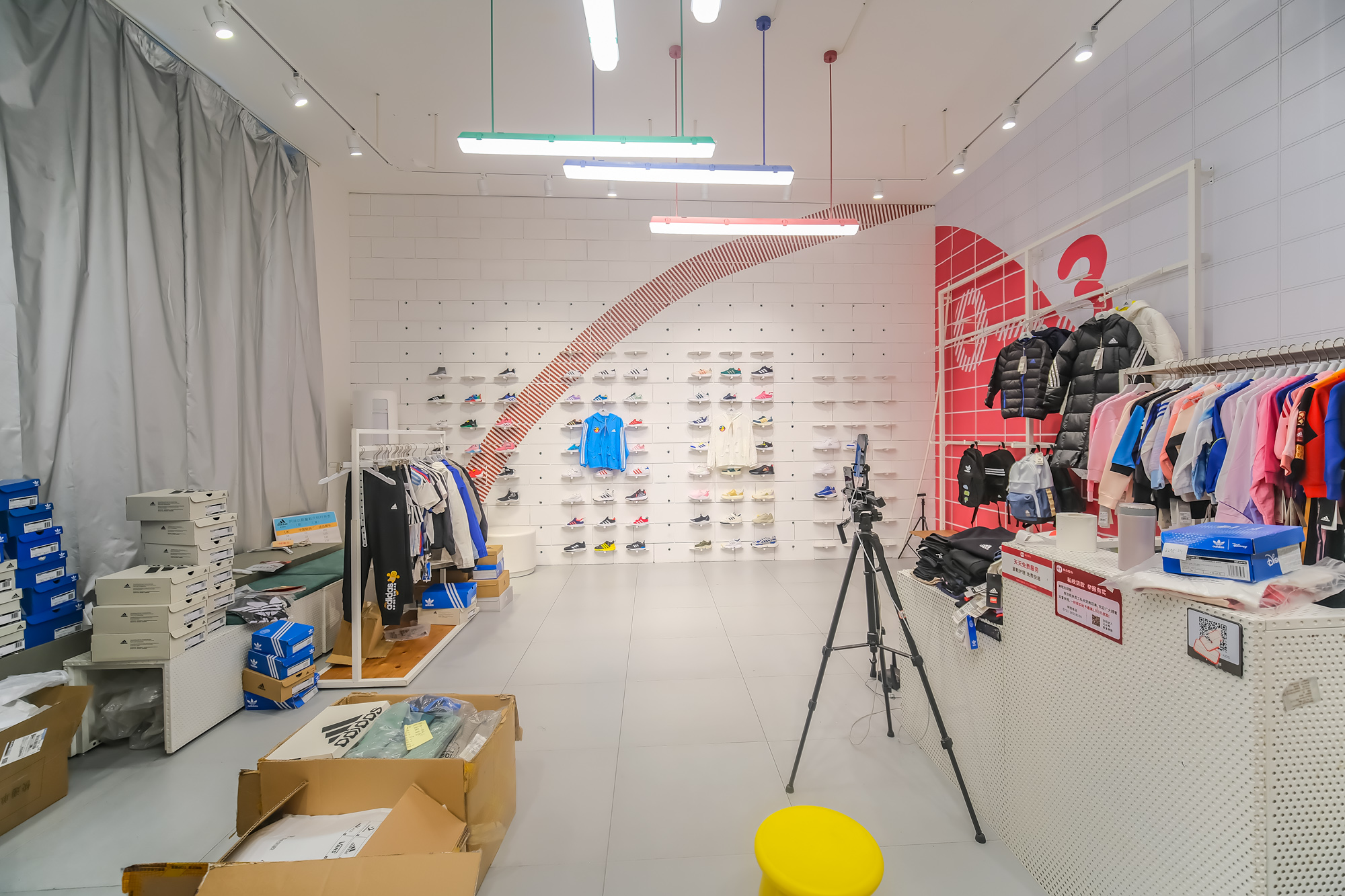 湘龙家园  6室2厅3卫    460.0万 湘龙家园  6室2厅3卫    460.0万客厅