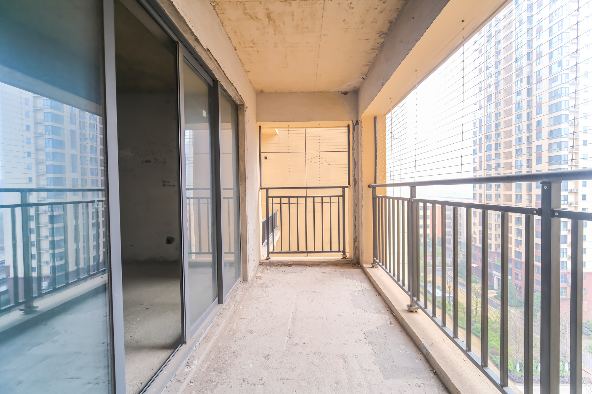 佳俊万家府 4室2厅2卫 110.8万 佳俊万家府 4室2厅2卫 110.8万阳台