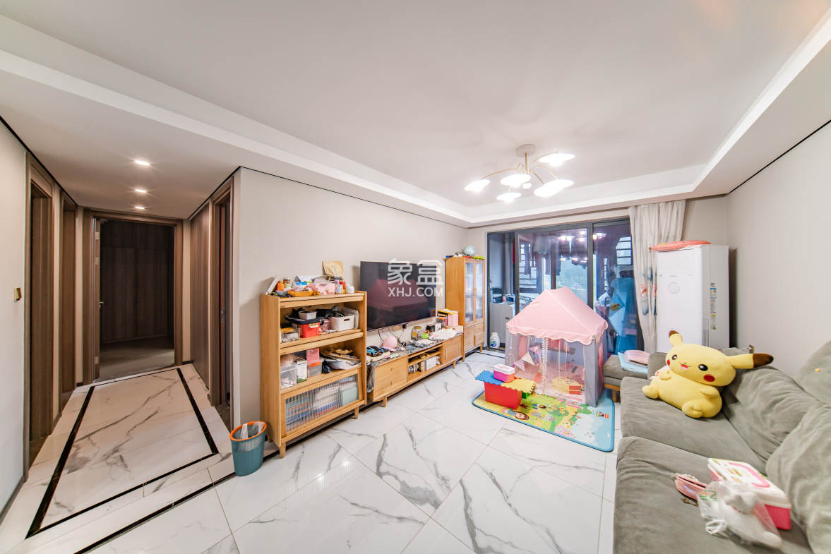 中海阅麓山一期  3室2厅2卫    145.0万 中海阅麓山一期  3室2厅2卫    145.0万客厅