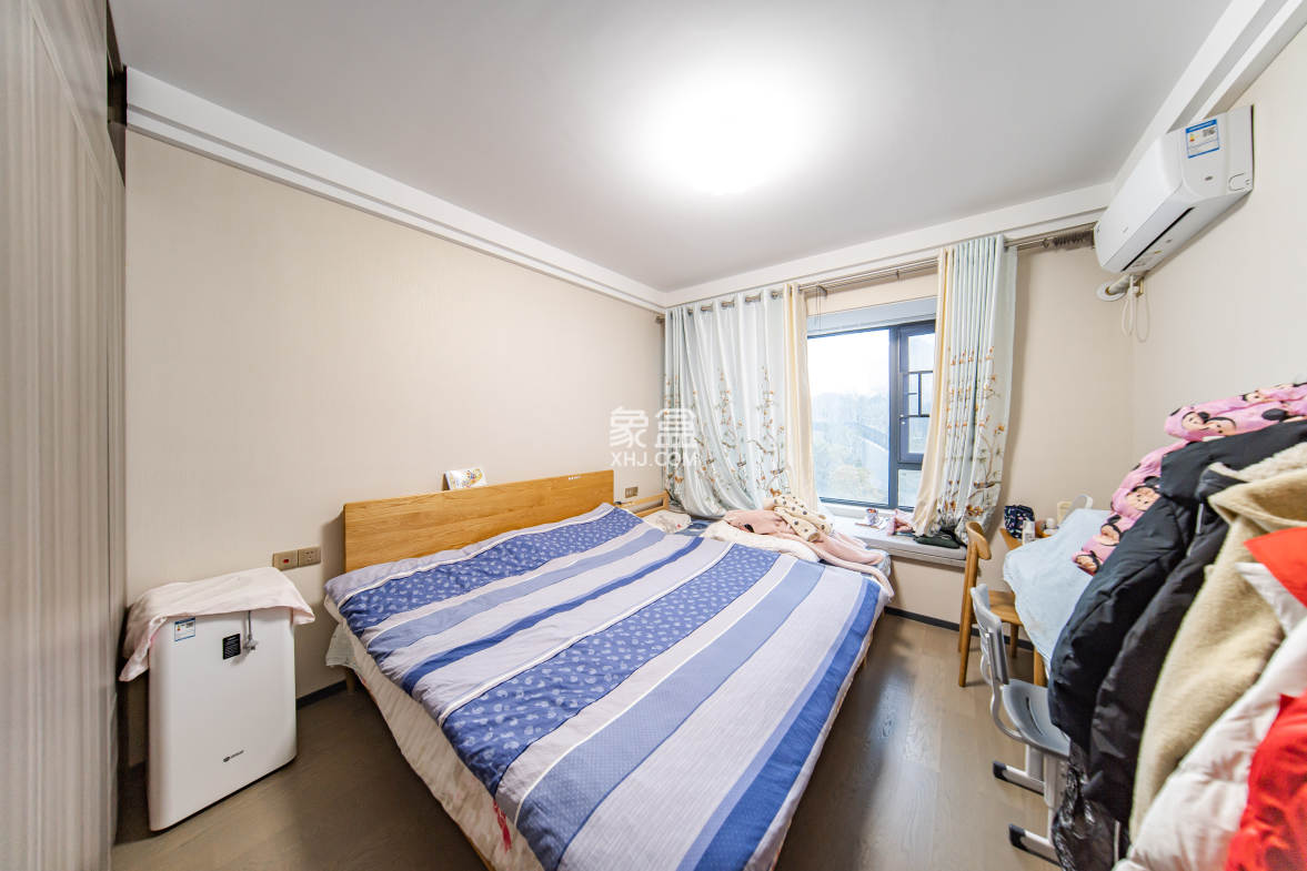 中海阅麓山一期  3室2厅2卫    145.0万 中海阅麓山一期  3室2厅2卫    145.0万卧室