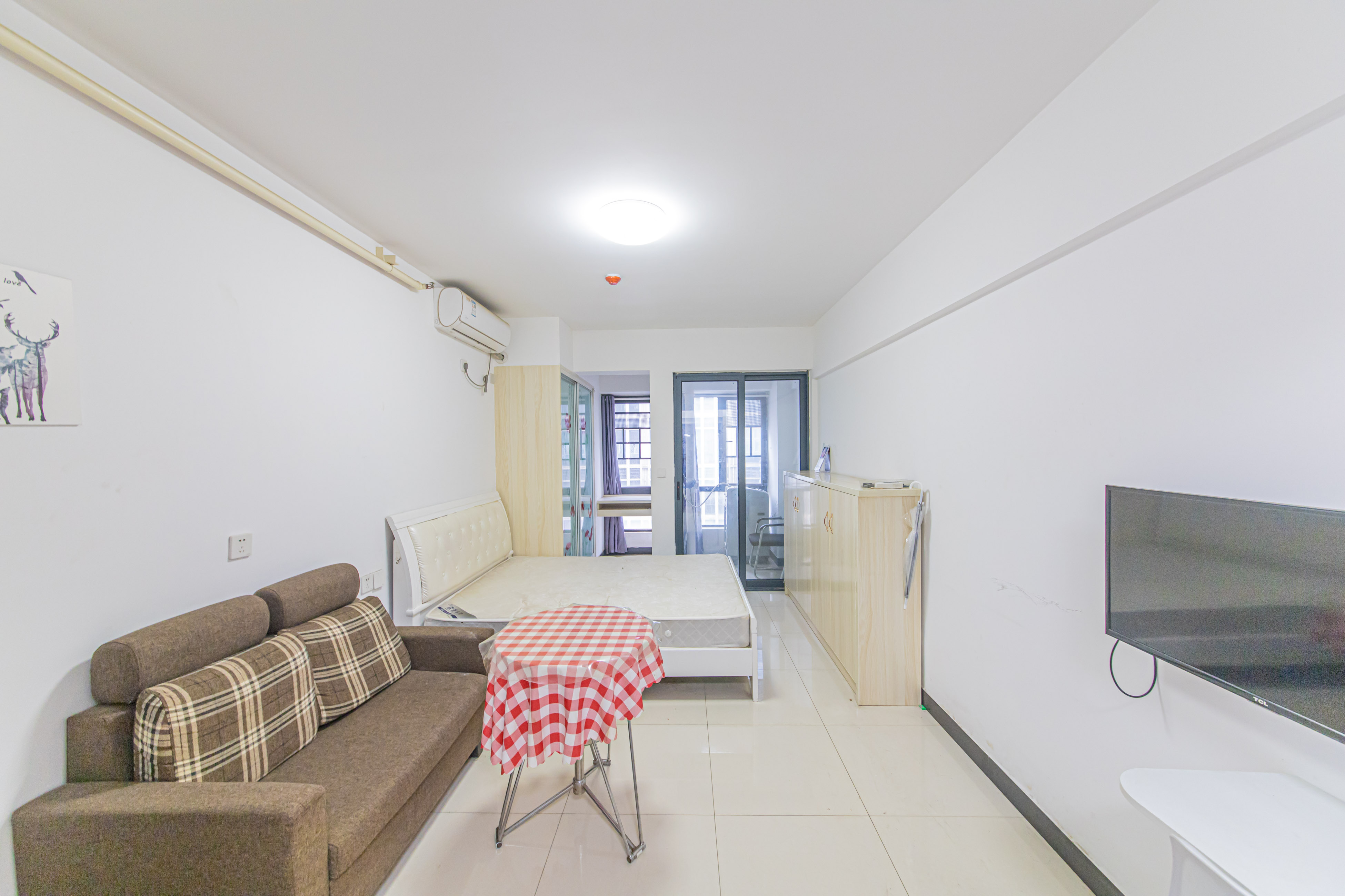 中建芙蓉嘉苑 1室1厅1卫 22.78万 中建芙蓉嘉苑 1室1厅1卫 22.78万客厅