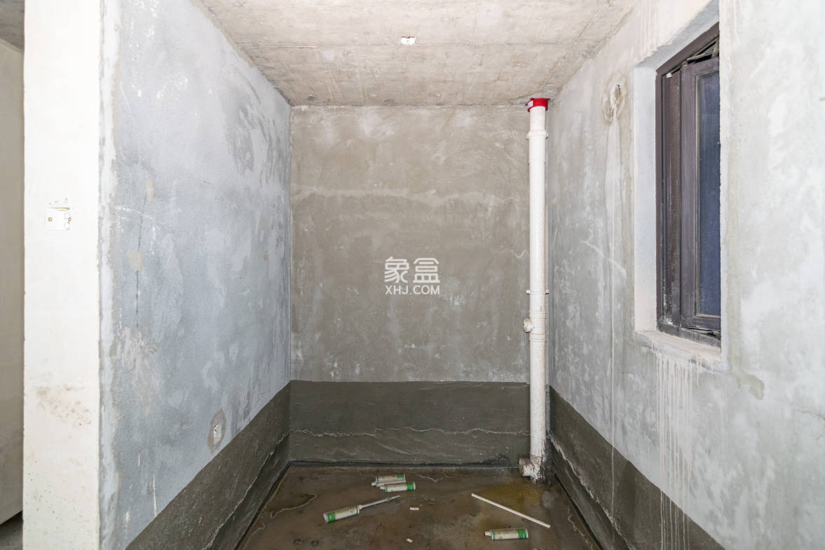 阳光城联利悦澜府  4室2厅1卫    95.0万 阳光城联利悦澜府  4室2厅1卫    95.0万卫生间