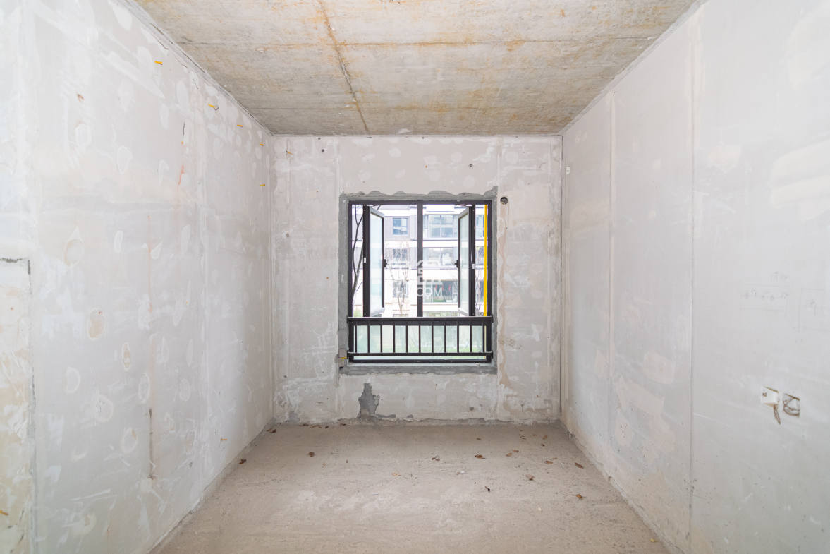 阳光城联利悦澜府  4室2厅1卫    95.0万 阳光城联利悦澜府  4室2厅1卫    95.0万卧室