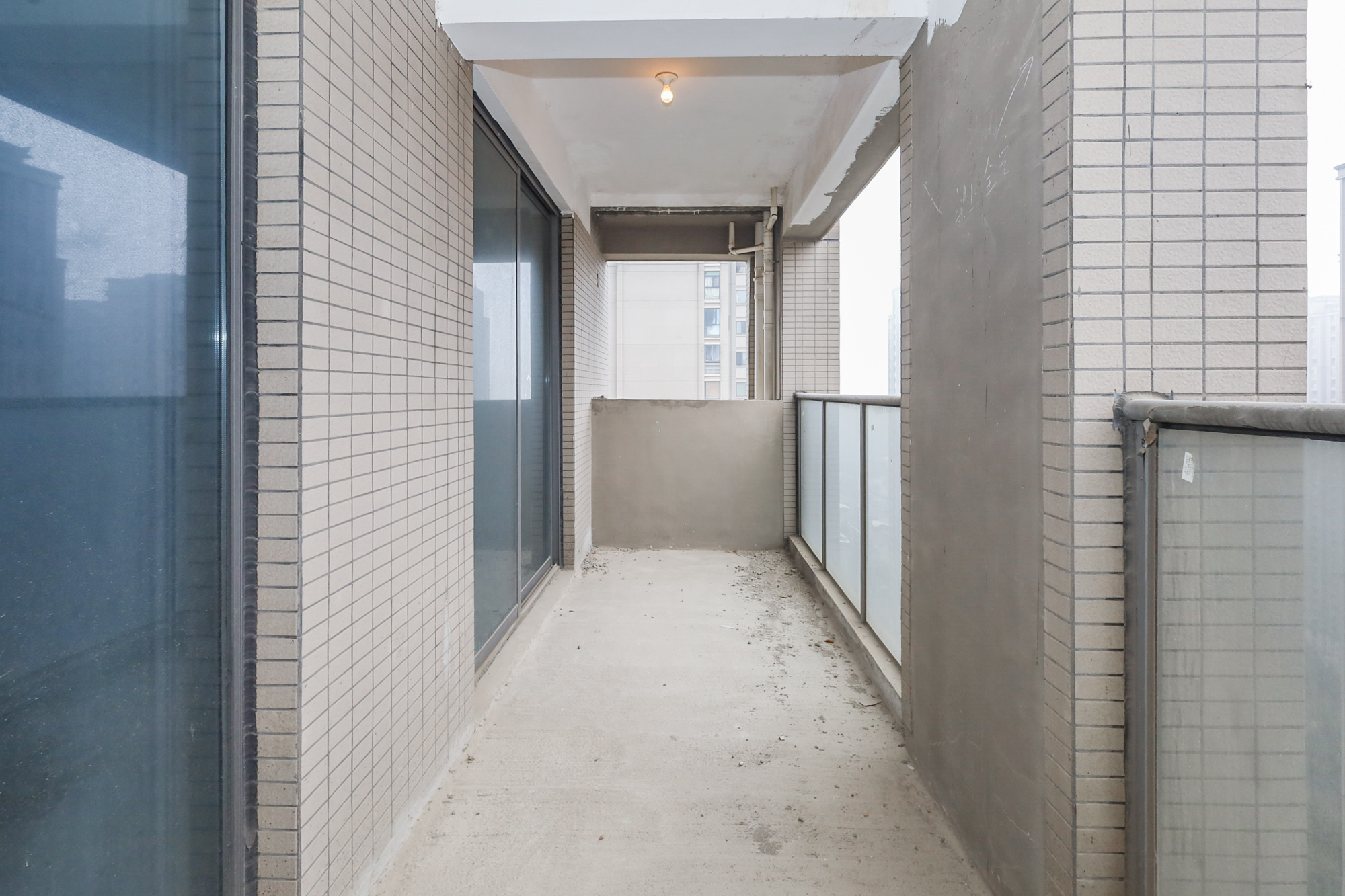 八方小区C区  3室2厅2卫   448.00万阳台