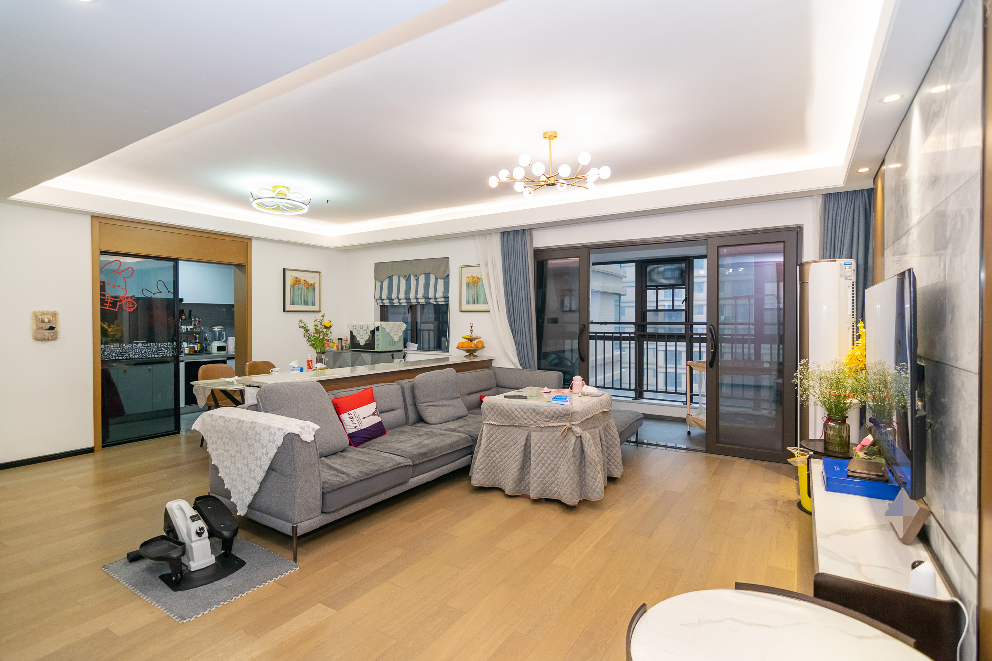 润和美郡(润和紫郡五期) 4室2厅2卫 121.0万 润和美郡(润和紫郡五期) 4室2厅2卫 121.0万客厅