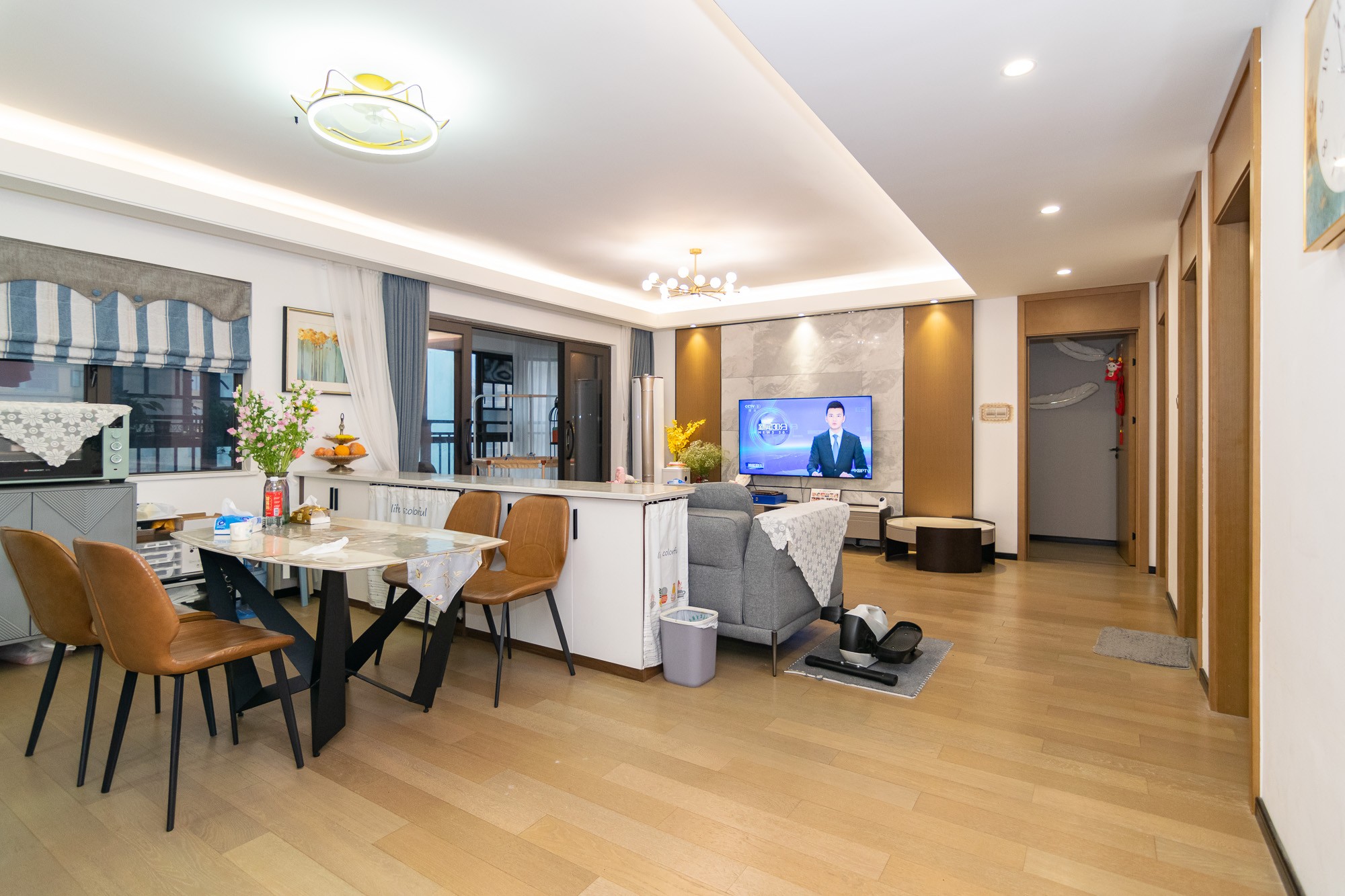 润和美郡（润和紫郡五期）  4室2厅2卫    121.0万客厅