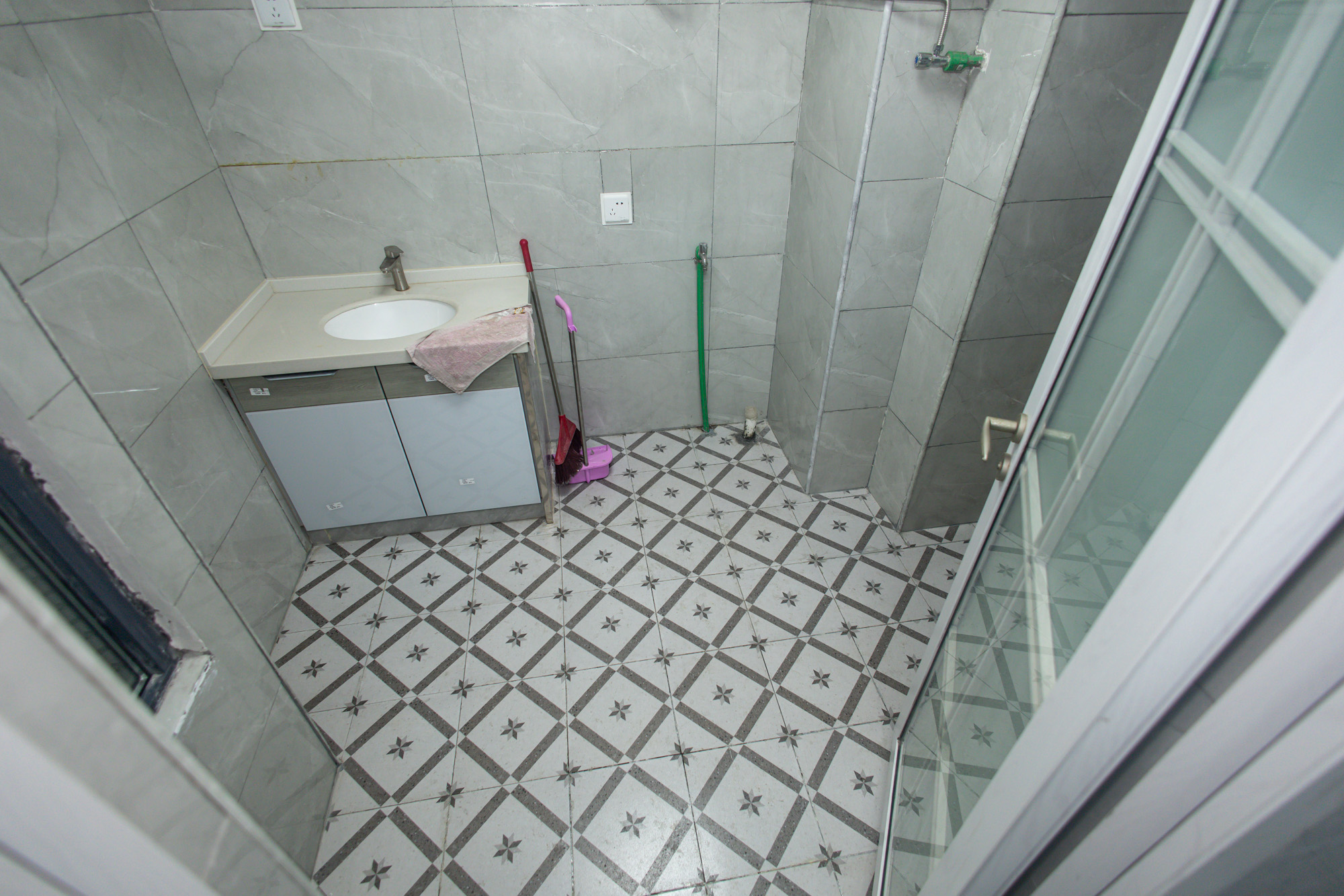 中建悦和城  1室1厅1卫    39.0万 中建悦和城  1室1厅1卫    39.0万卫生间