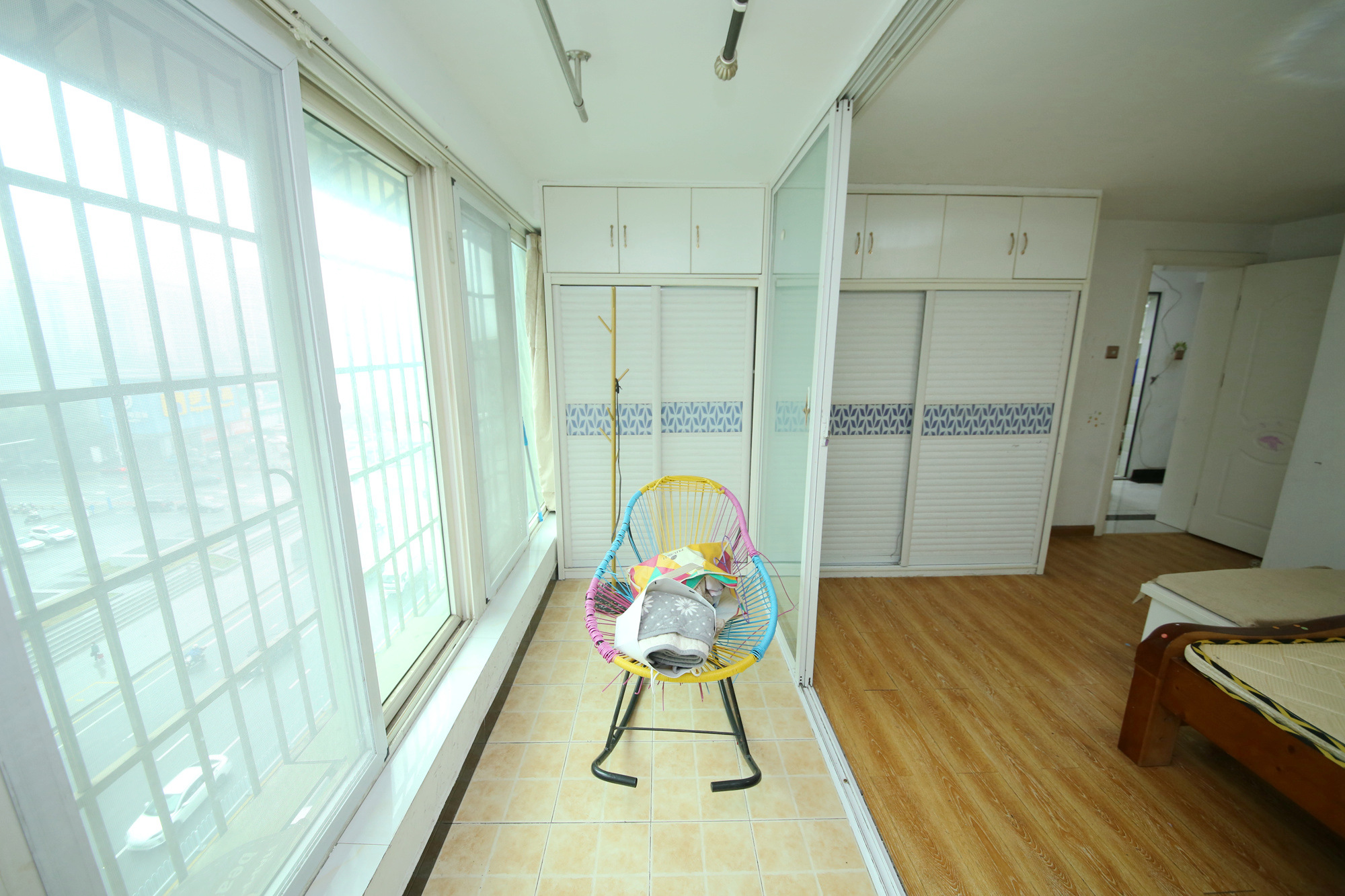 民基大厦  3室2厅1卫   65.00万阳台