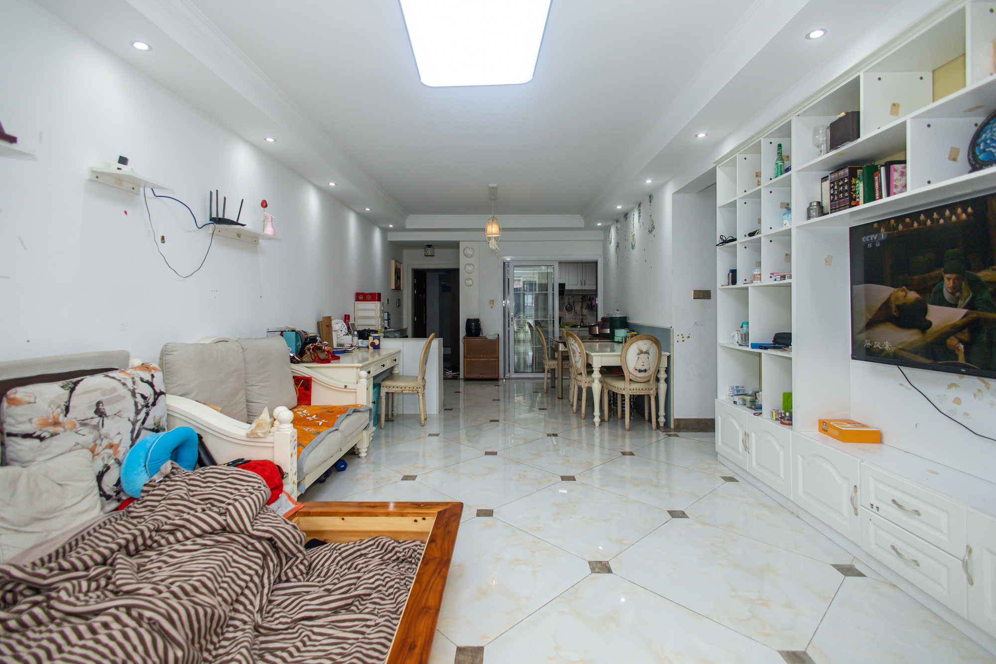 未来漫城 3室2厅1卫 110.0万 未来漫城 3室2厅1卫 110.0万客厅