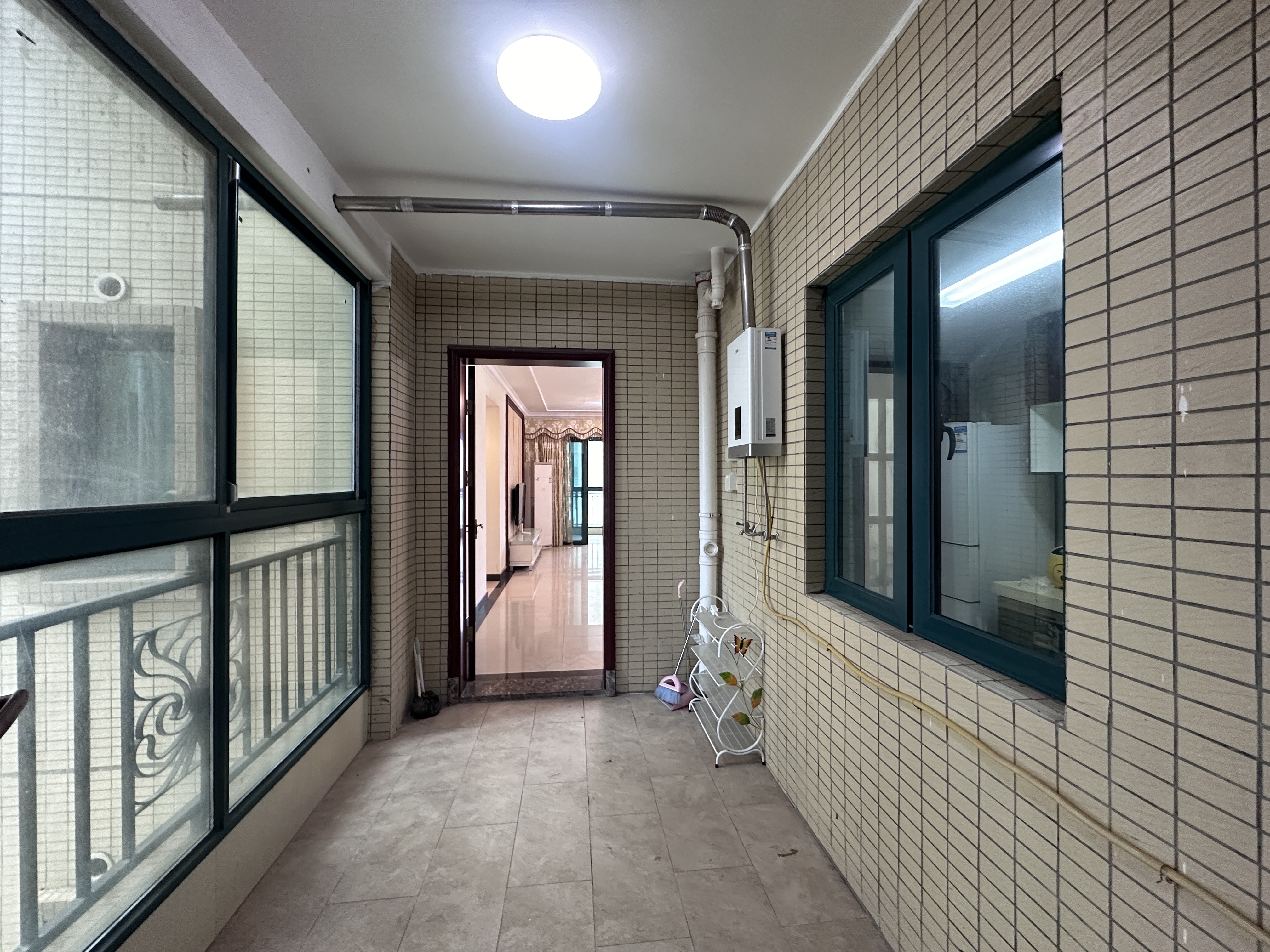 恒大绿洲  3室2厅2卫   2300.00元/月室内图
