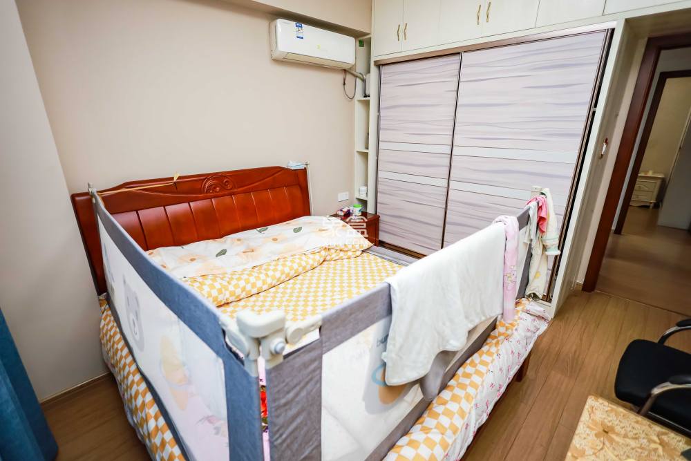麓谷小鎮(zhèn)  3室2廳1衛(wèi)   66.80萬