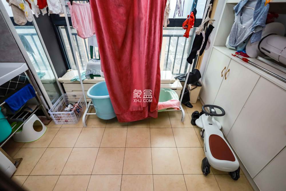 麓谷小鎮(zhèn)  3室2廳1衛(wèi)   66.80萬