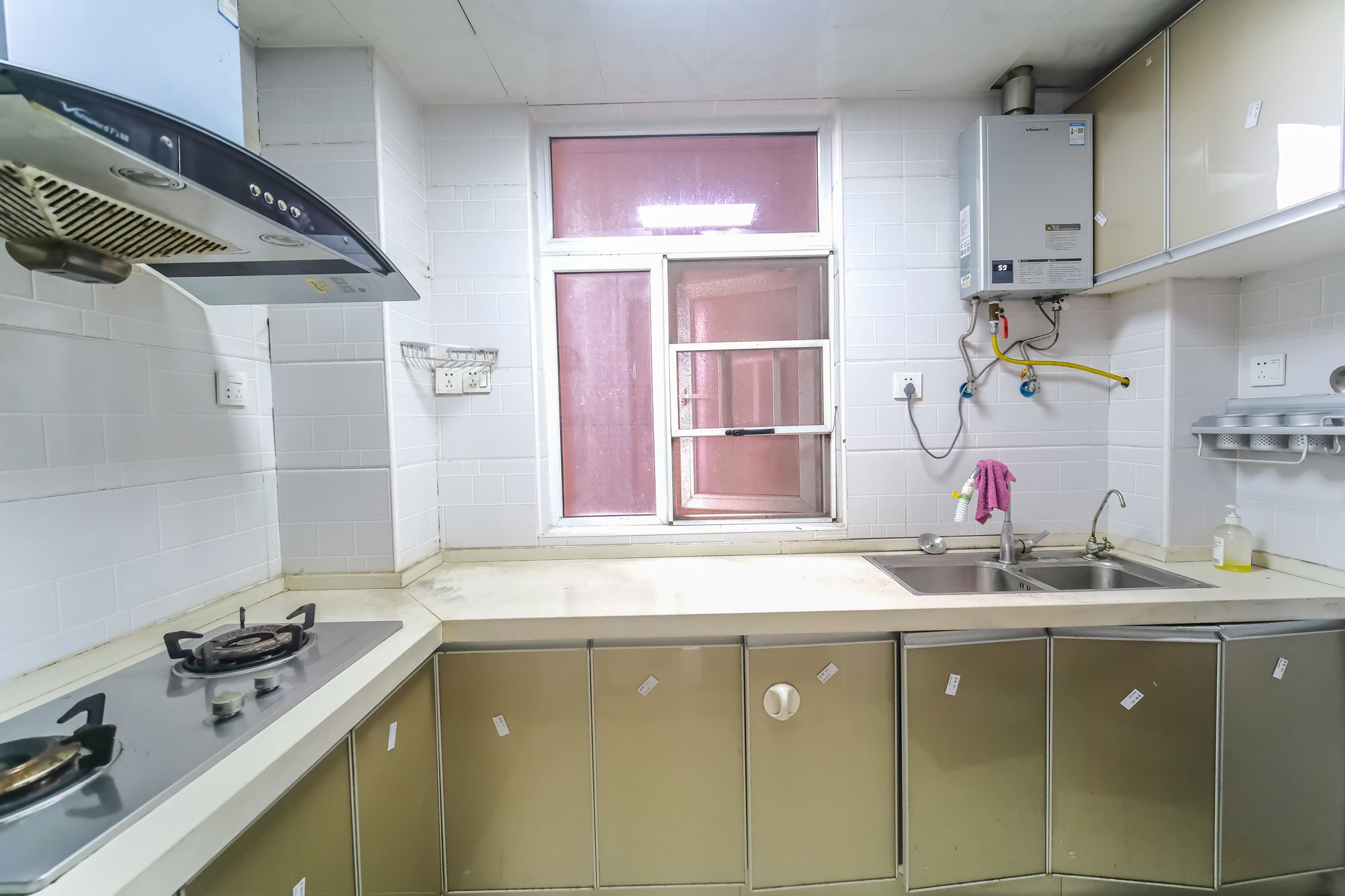 和悦城(蟠龙景苑) 3室2厅2卫 71.75万 和悦城(蟠龙景苑) 3室2厅2卫 71.75万厨房