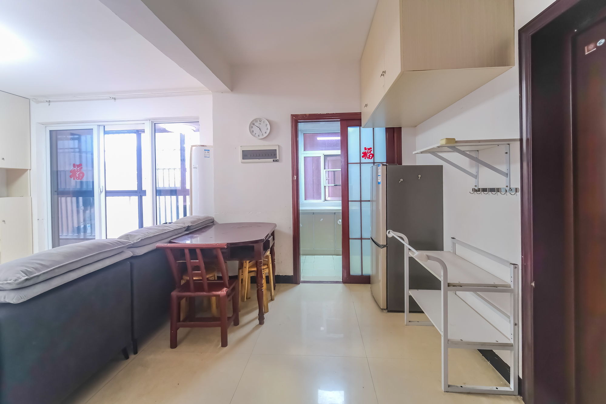 和悦城(蟠龙景苑) 3室2厅2卫 71.75万 和悦城(蟠龙景苑) 3室2厅2卫 71.75万客厅