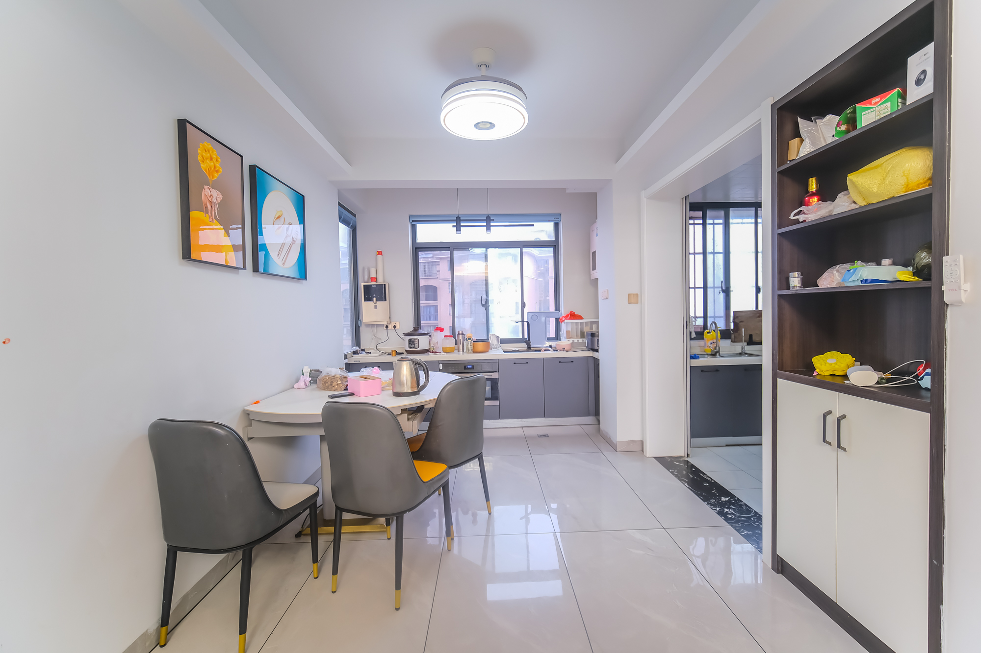 中安善化国际 4室2厅2卫 79.5万 中安善化国际 4室2厅2卫 79.5万客厅