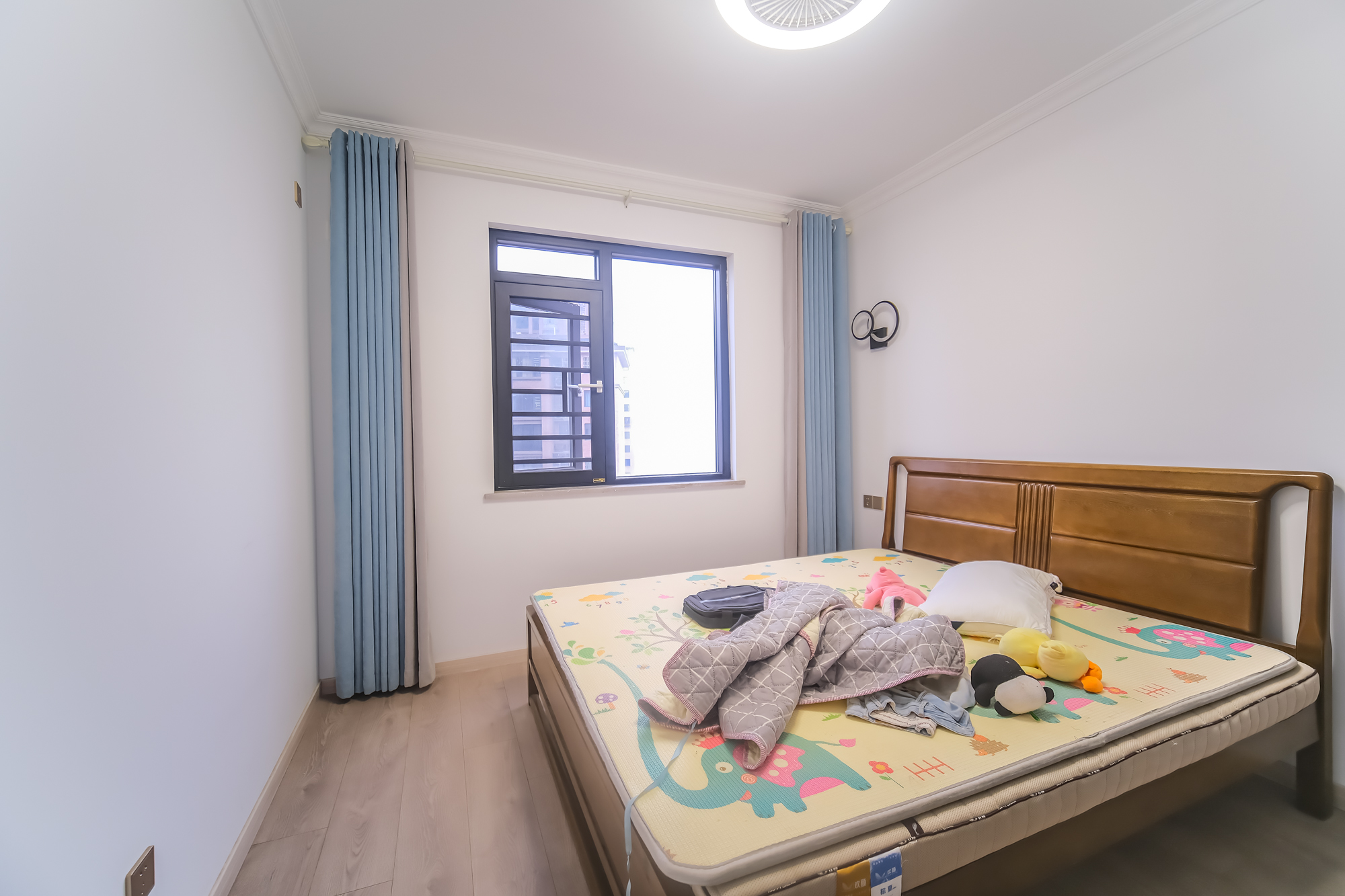 中安善化国际 4室2厅2卫 79.5万 中安善化国际 4室2厅2卫 79.5万卧室