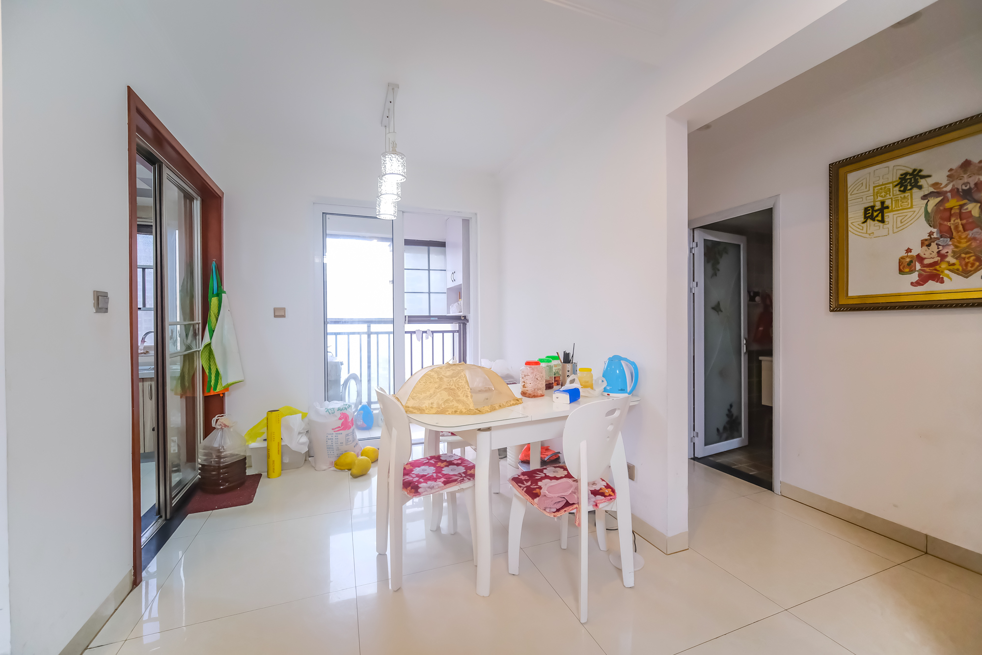 保利香槟国际  3室2厅2卫    90.8万 保利香槟国际  3室2厅2卫    90.8万客厅