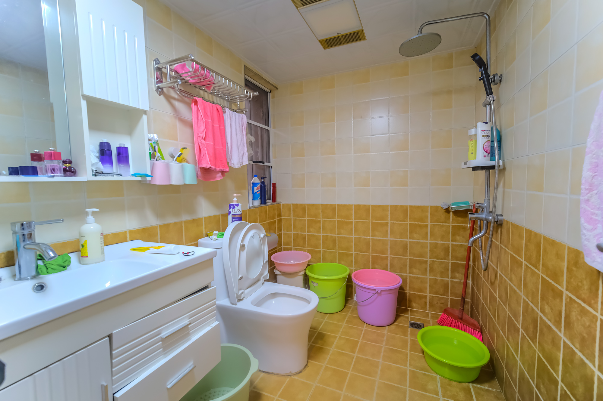 保利香槟国际  3室2厅2卫    90.8万 保利香槟国际  3室2厅2卫    90.8万卫生间