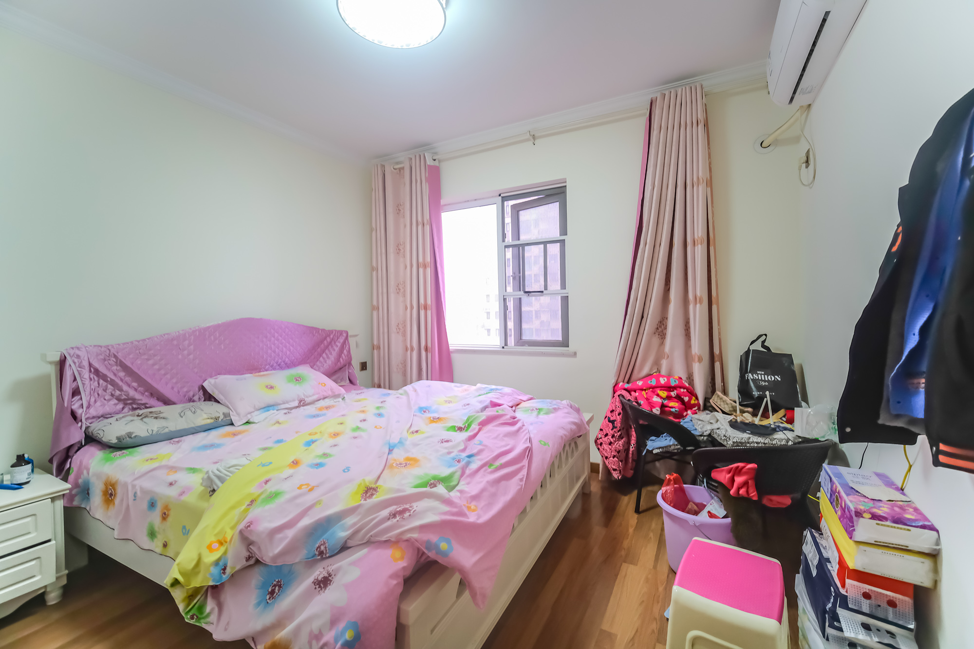 保利香槟国际  3室2厅2卫    90.8万 保利香槟国际  3室2厅2卫    90.8万卧室