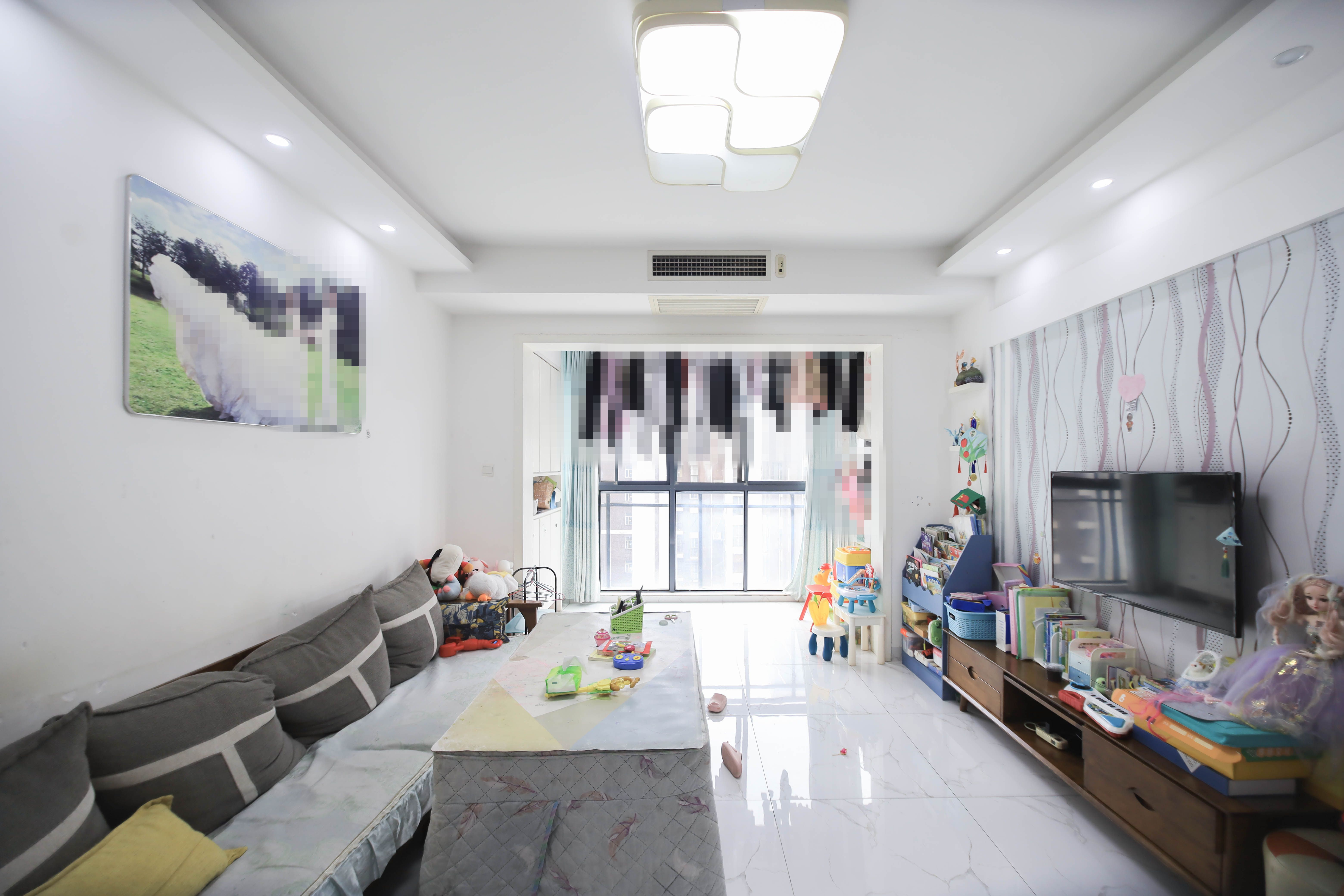 湘府十城(汇财御景湾新寓,汇财国际)  3室1厅1卫    85.0万 湘府十城(汇财御景湾新寓,汇财国际)  3室1厅1卫    85.0万客厅