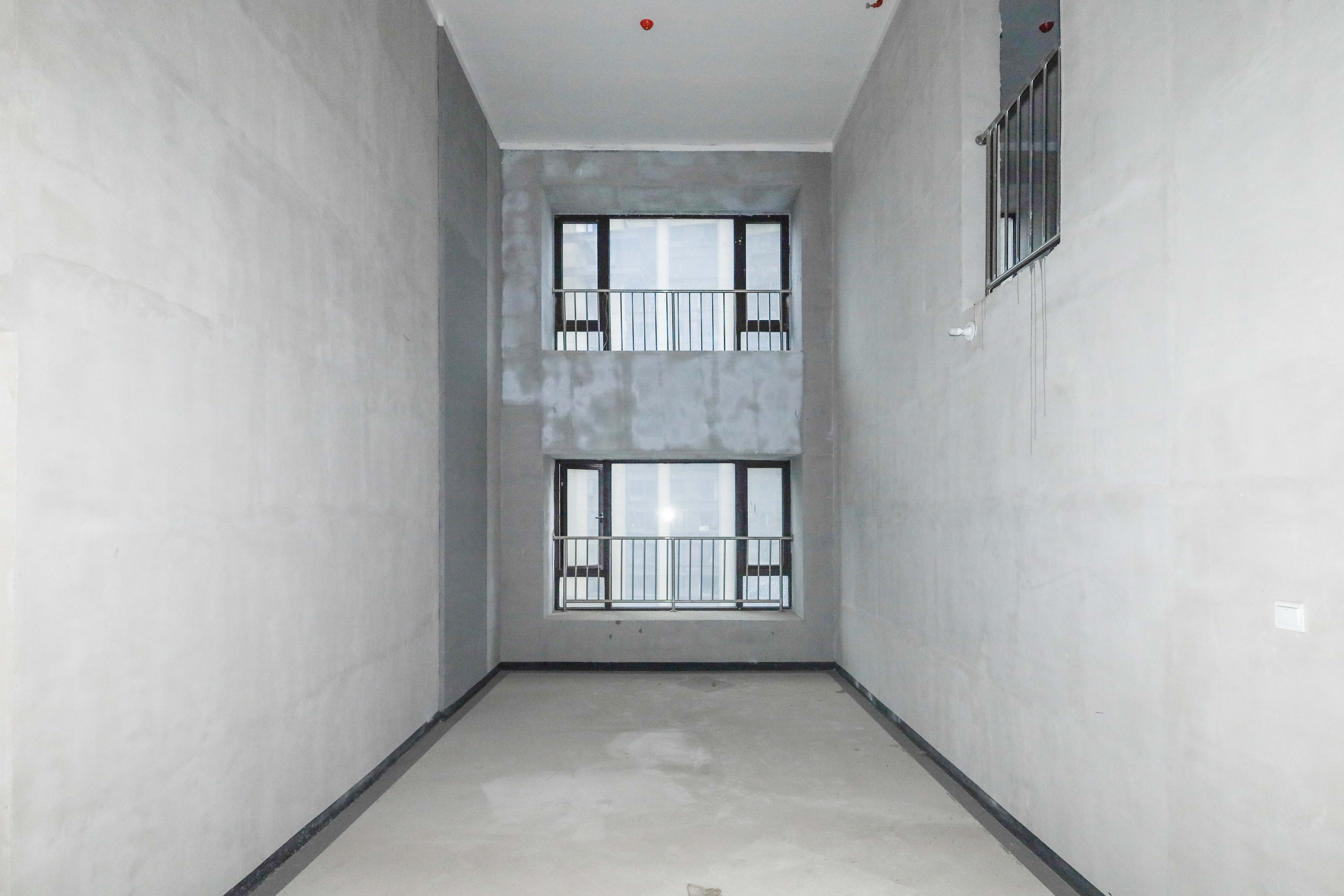 建发央著  4室2厅2卫   296.00万客厅