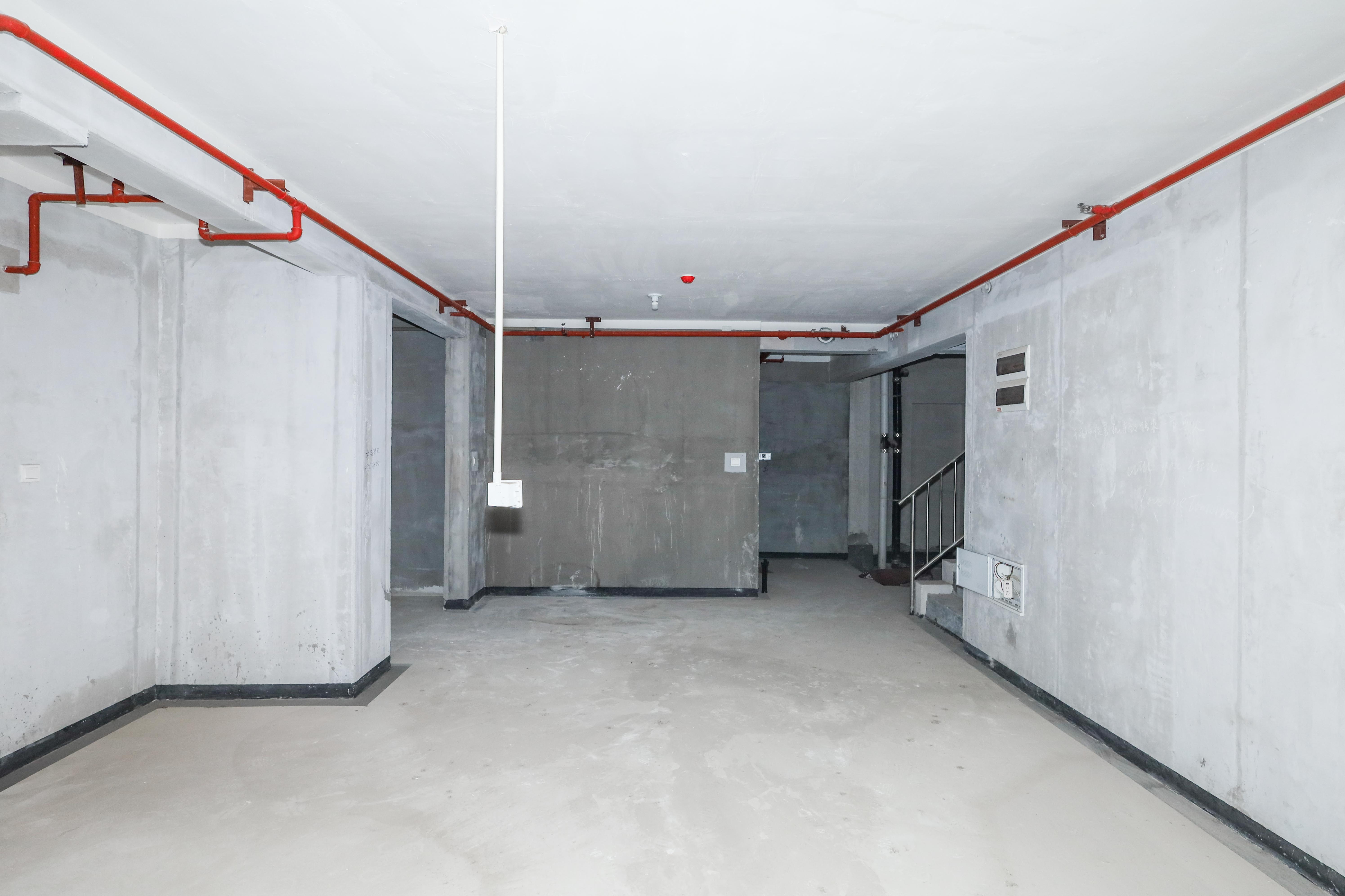 建发央著  4室2厅2卫   296.00万客厅