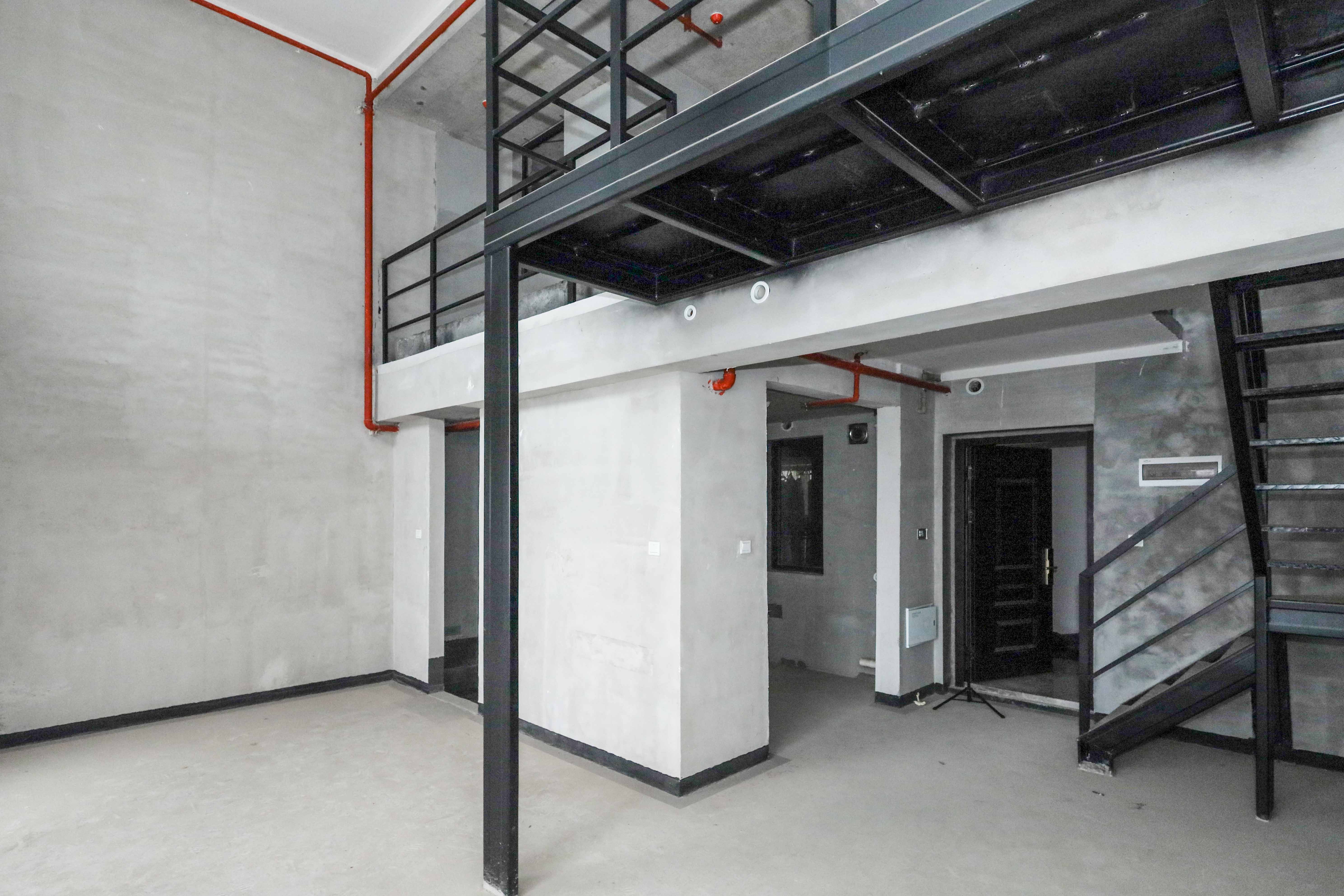 建发央著  4室2厅2卫   207.00万客厅