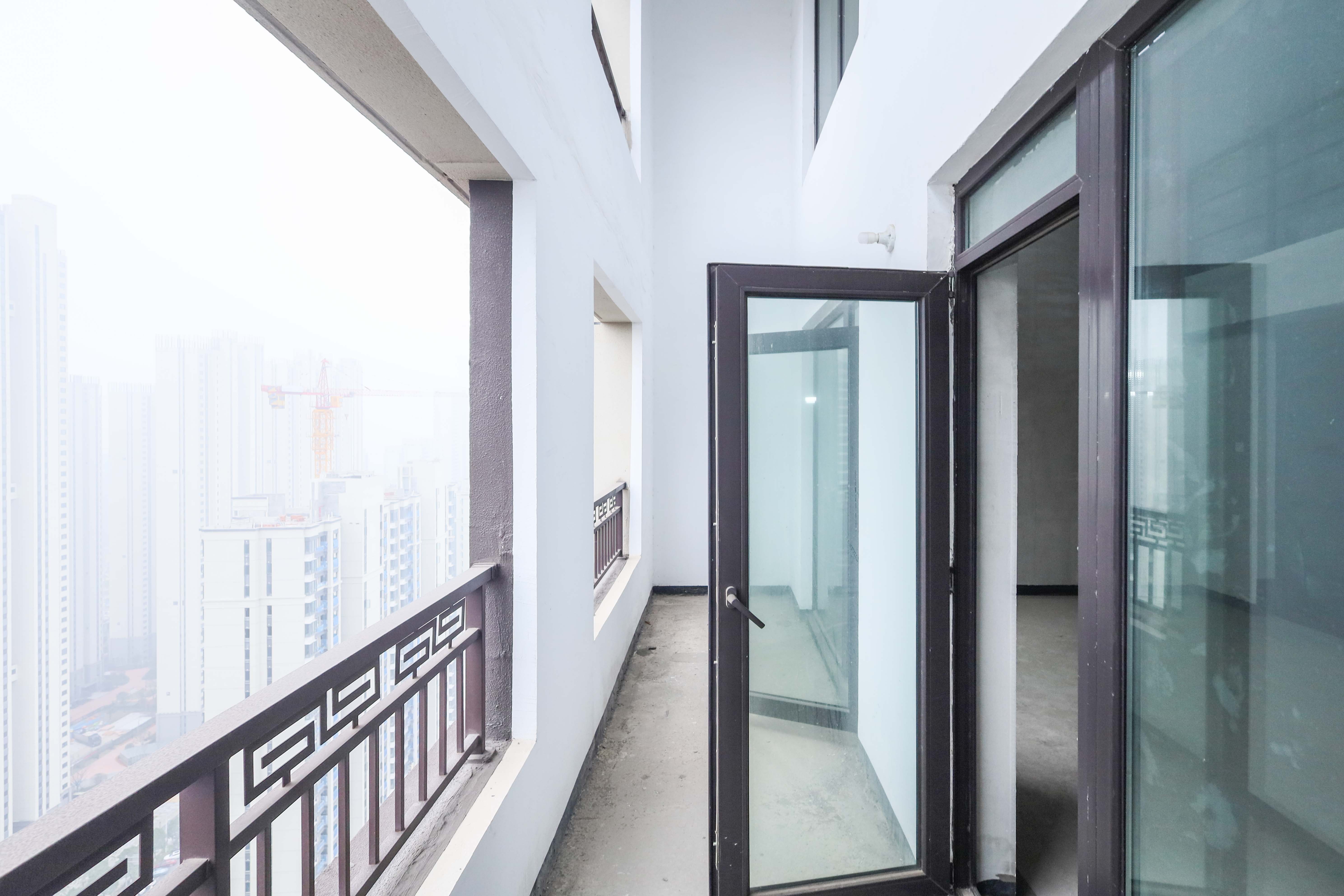 建发央著  4室2厅2卫   207.00万其他