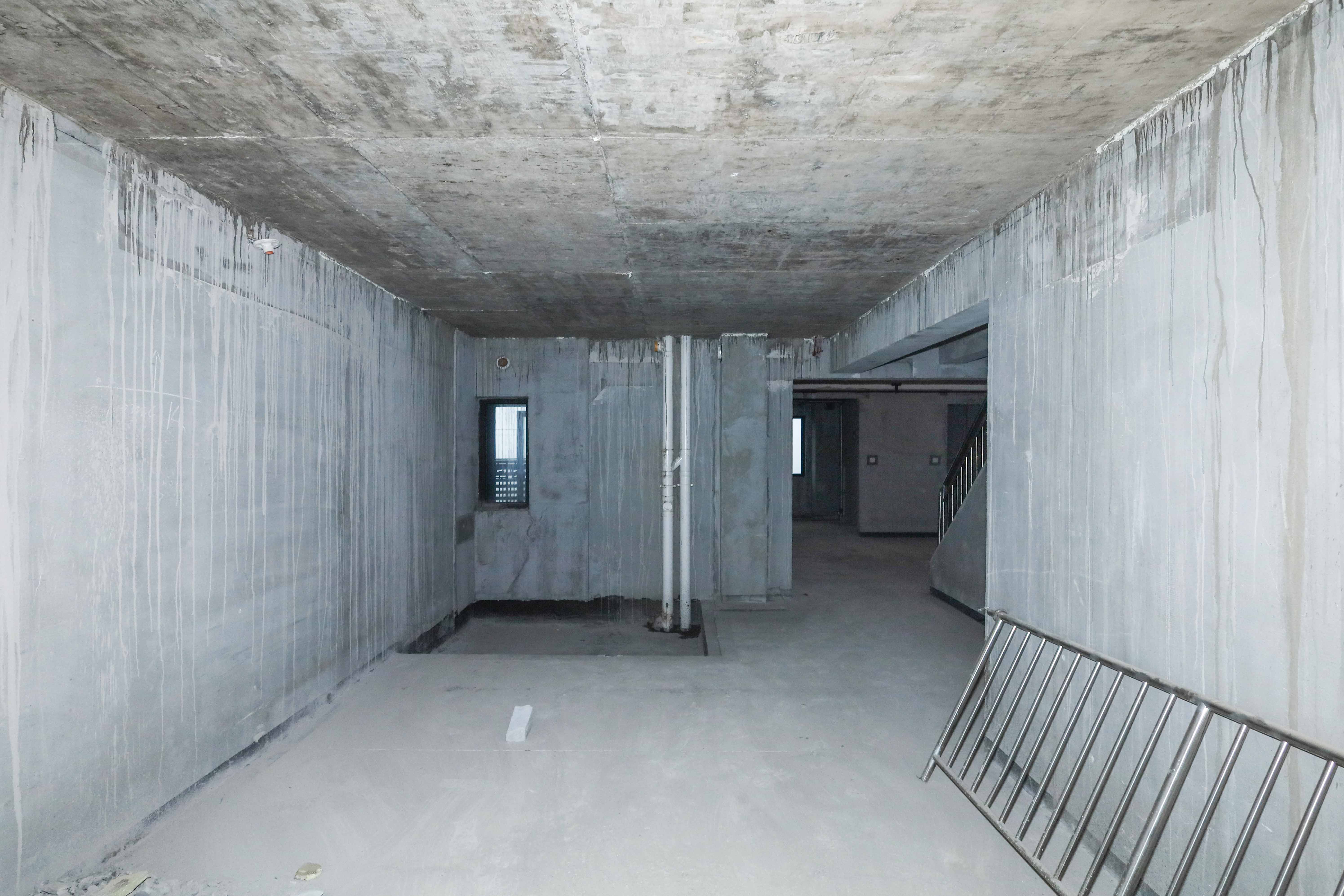 建发央著  5室2厅3卫   448.00万客厅