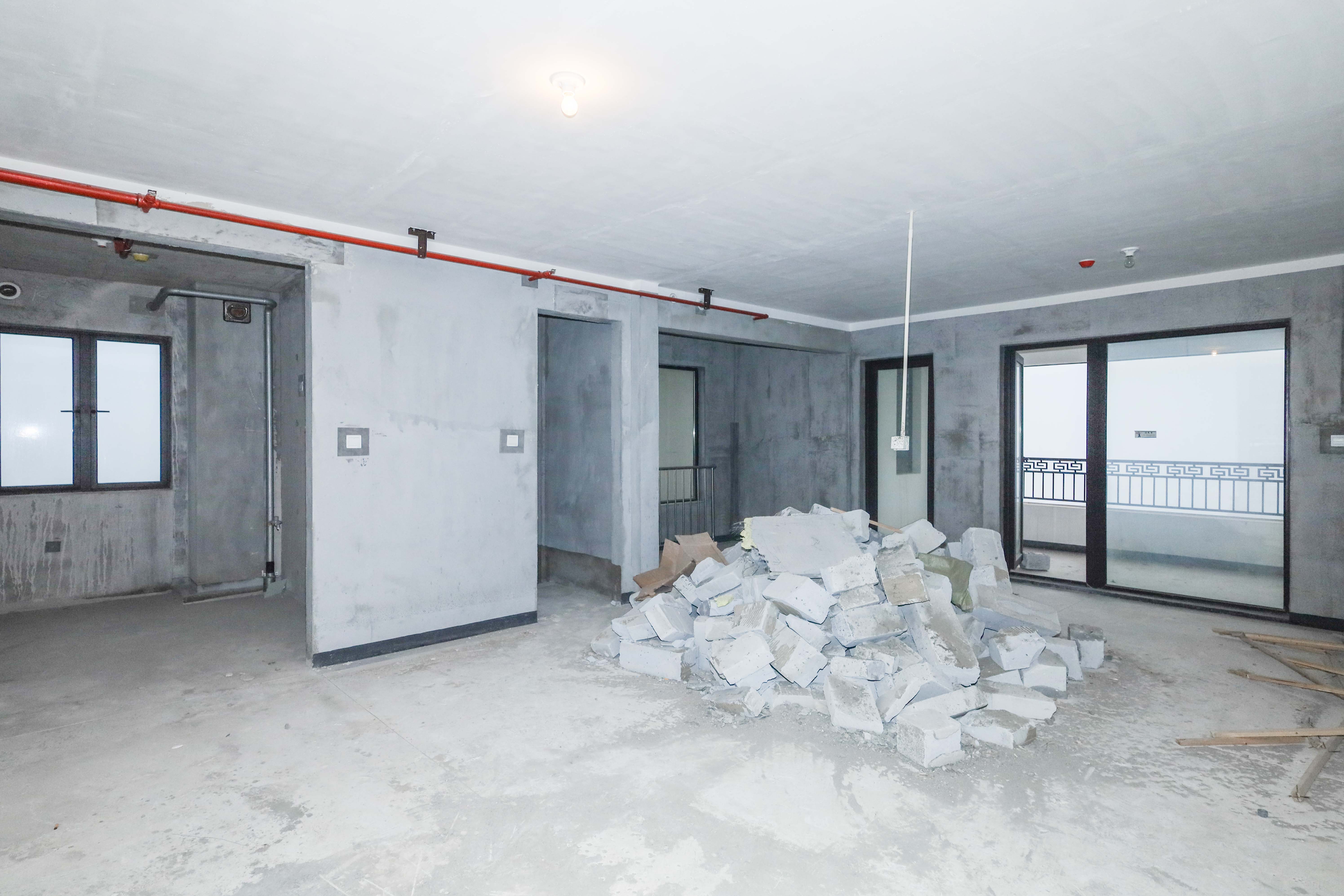 建发央著  5室2厅3卫   448.00万客厅